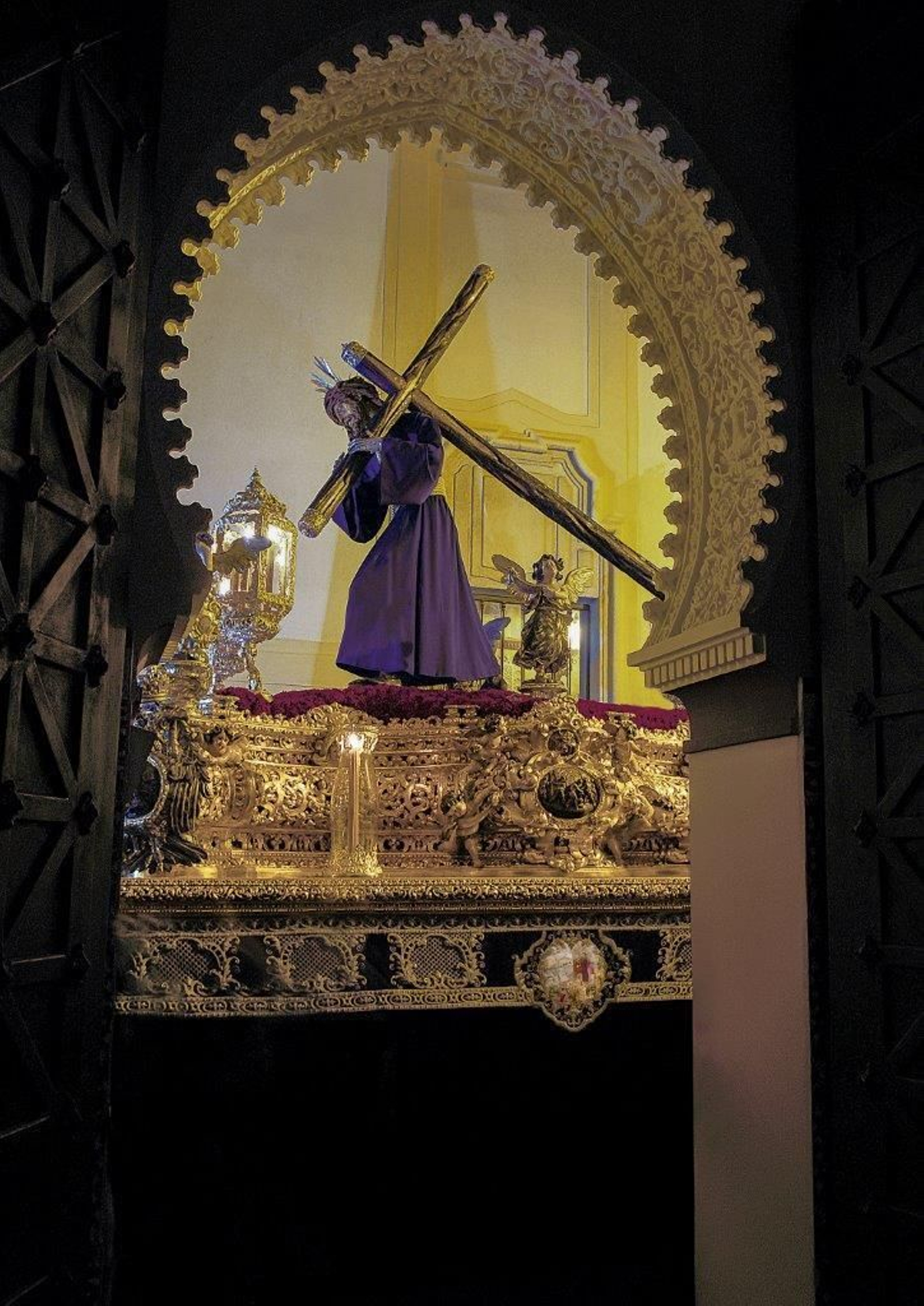 Fotografía del Gran Poder incluida en el libro.