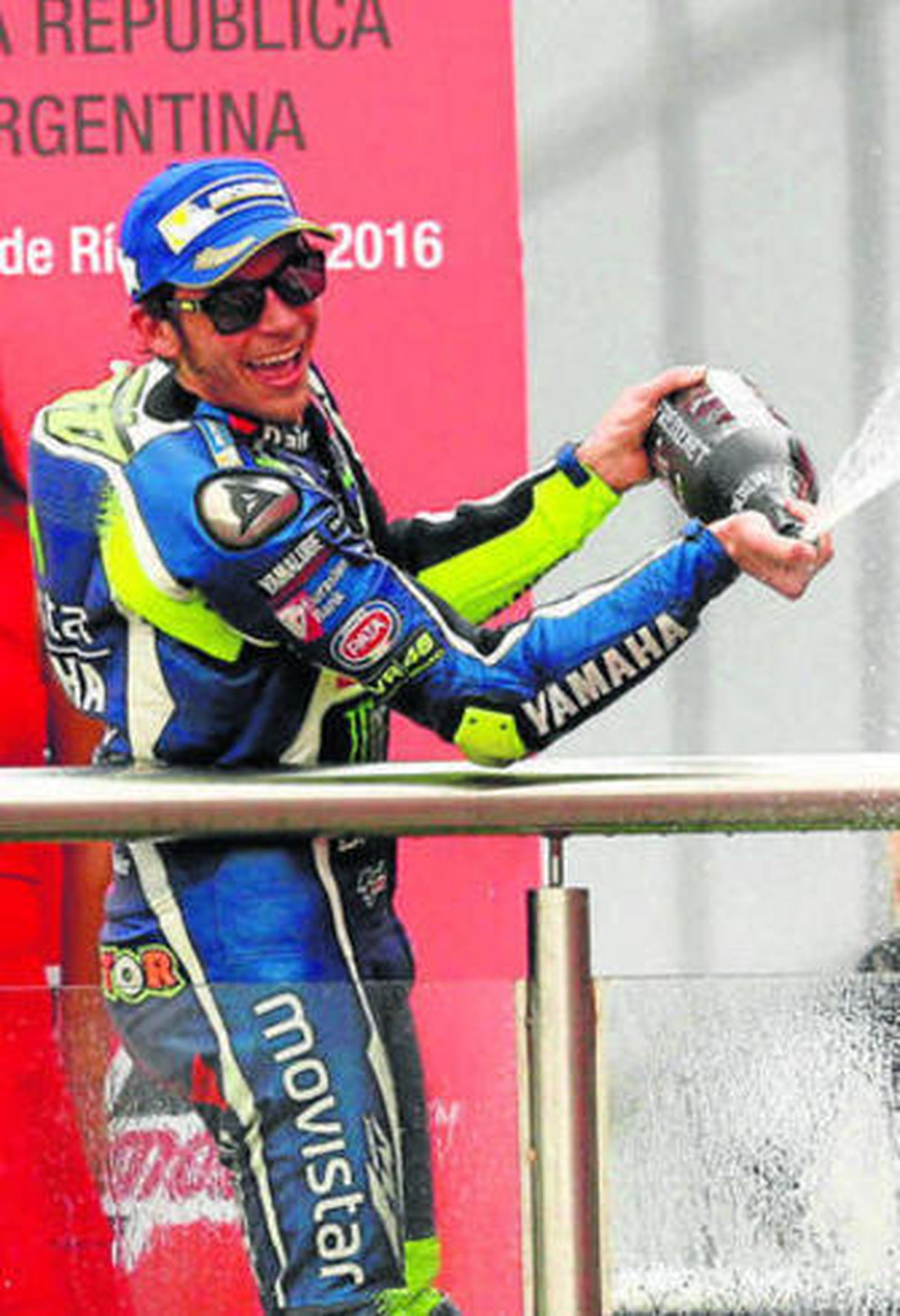 Rossi, en el podio del Gran Premio de Argentina.