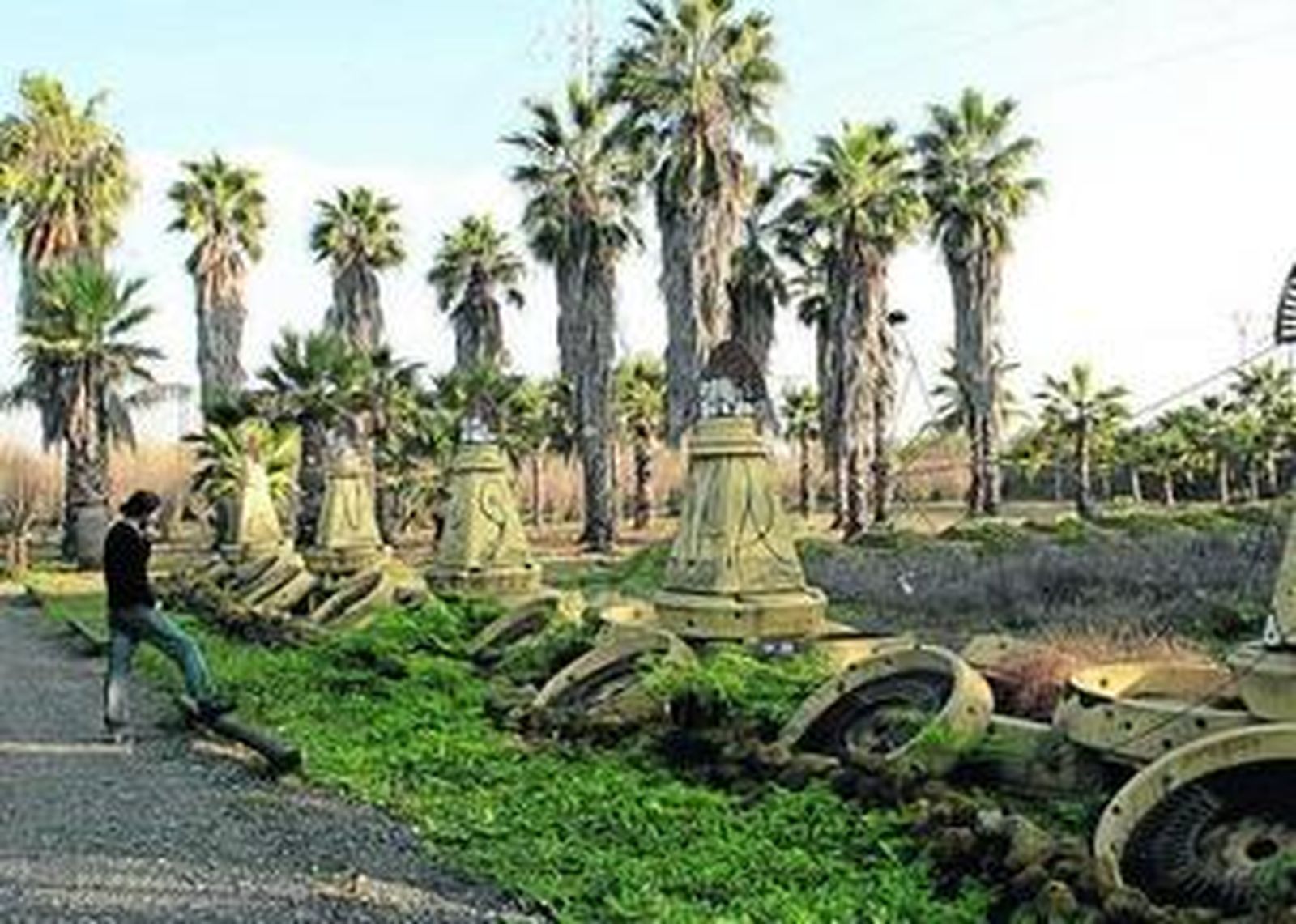 1. Algunos de los refugios de animales realizados con restos de mobiliario