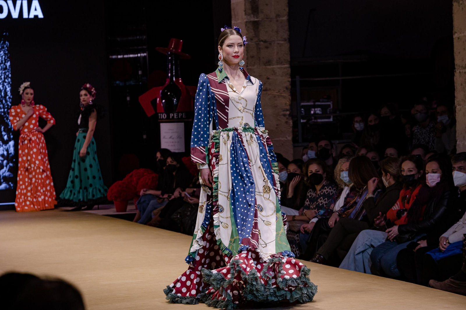 El desfile a beneficio de la Hermandad del Rocío en la Pasarela Flamenca de Jerez, todas las fotos