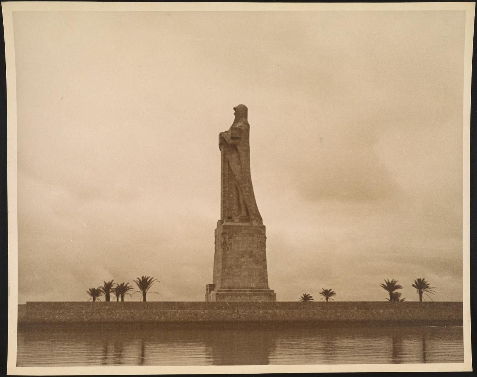 El Monumento a Colón en el Smithsonian de Nueva York