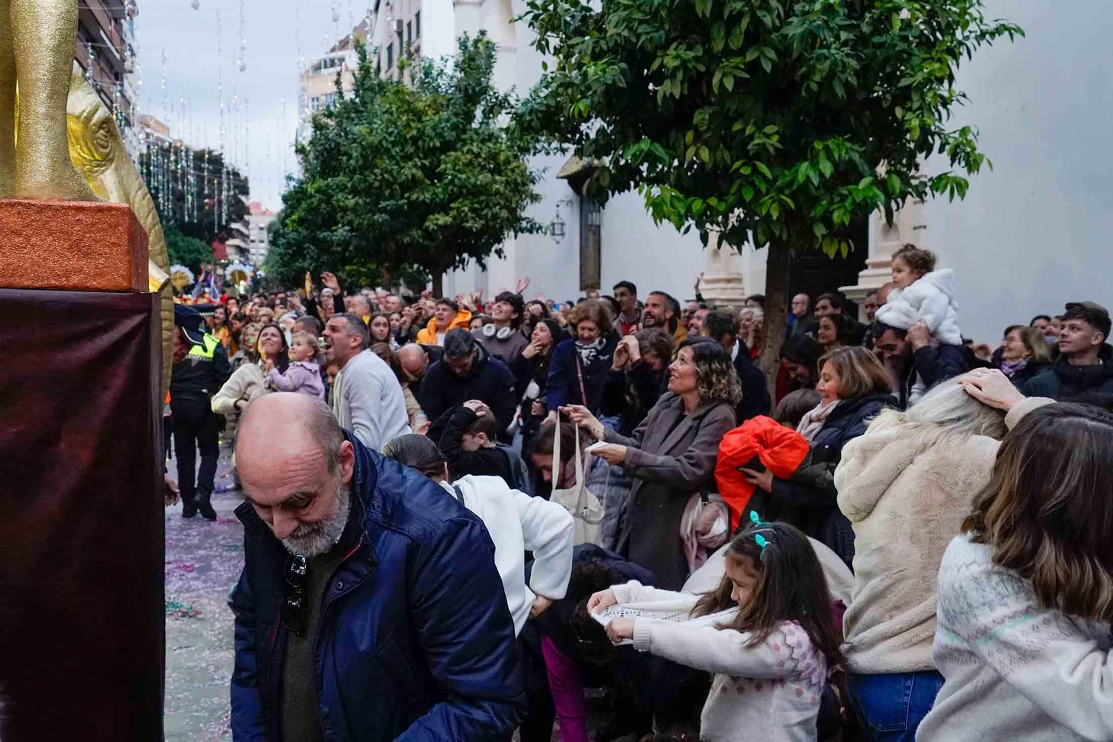 Imágenes de la Cabalgata de los Reyes Magos en Huelva