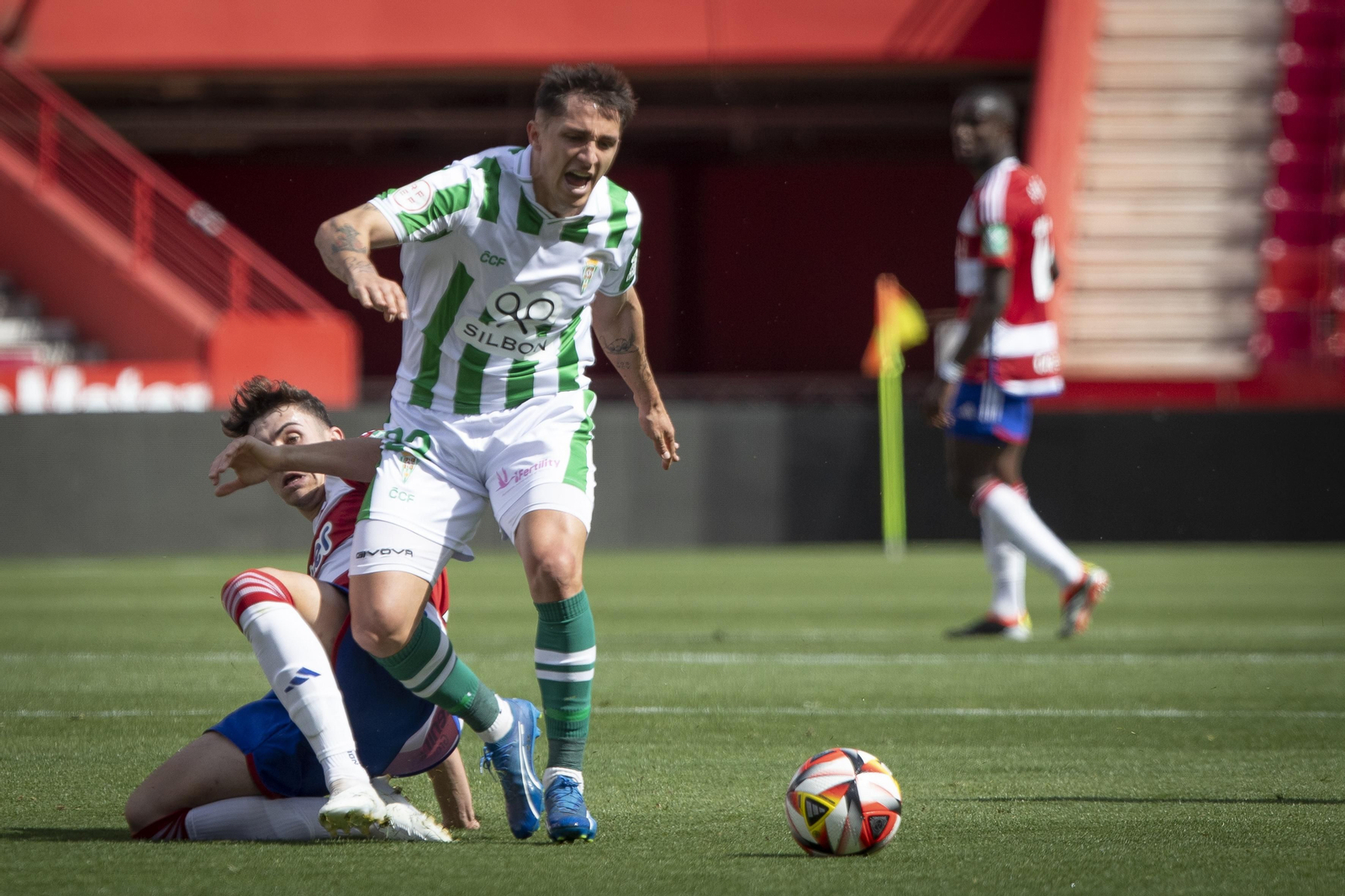 Las mejores fotos del ambiente en el Recreativo Granada - Córdoba CF
