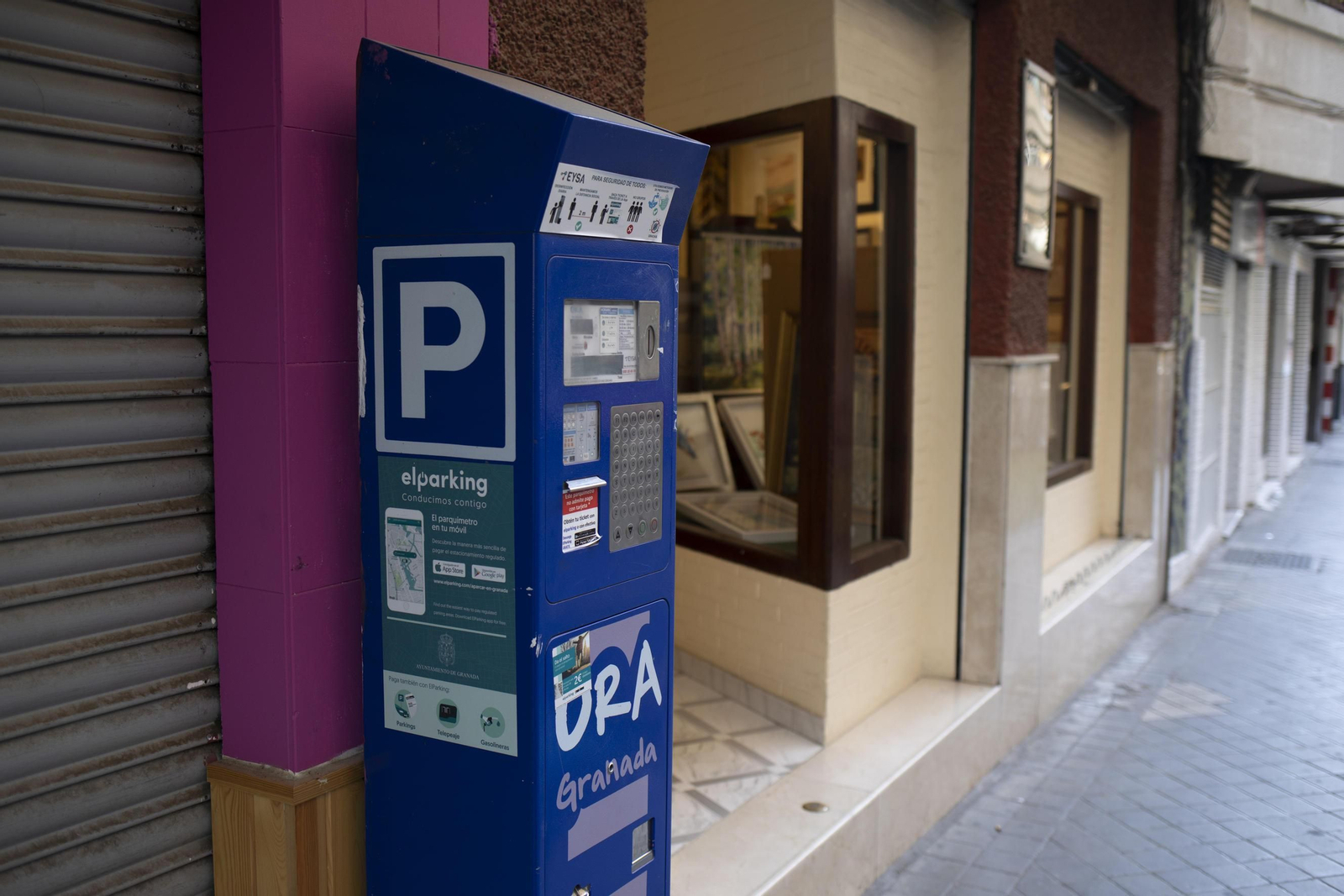 Zona azul de aparcamiento en Granada