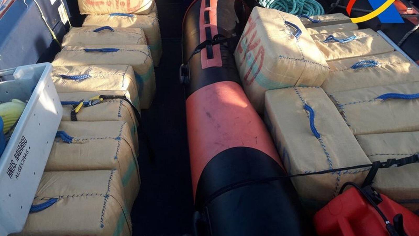 Fardos de hachís intervenidos por la Agencia Tributaria.