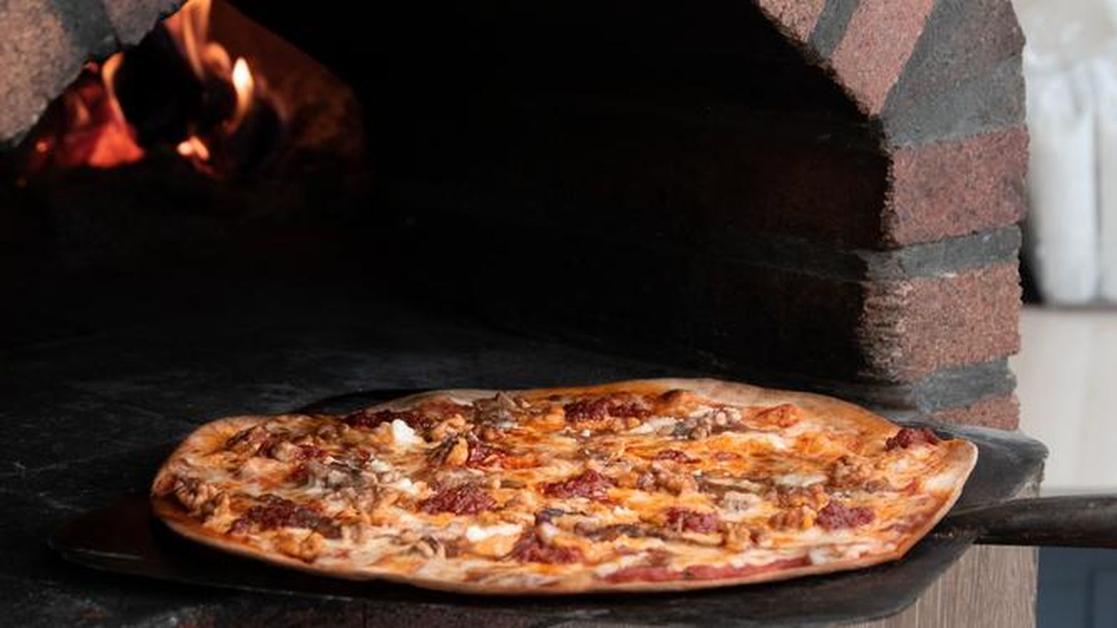 Sus creadores apuestan por ingredientes de la huerta y proveedores locales, que dan como resultado lo que ellos mismos han bautizado como la 'pizza de caràcter valencià