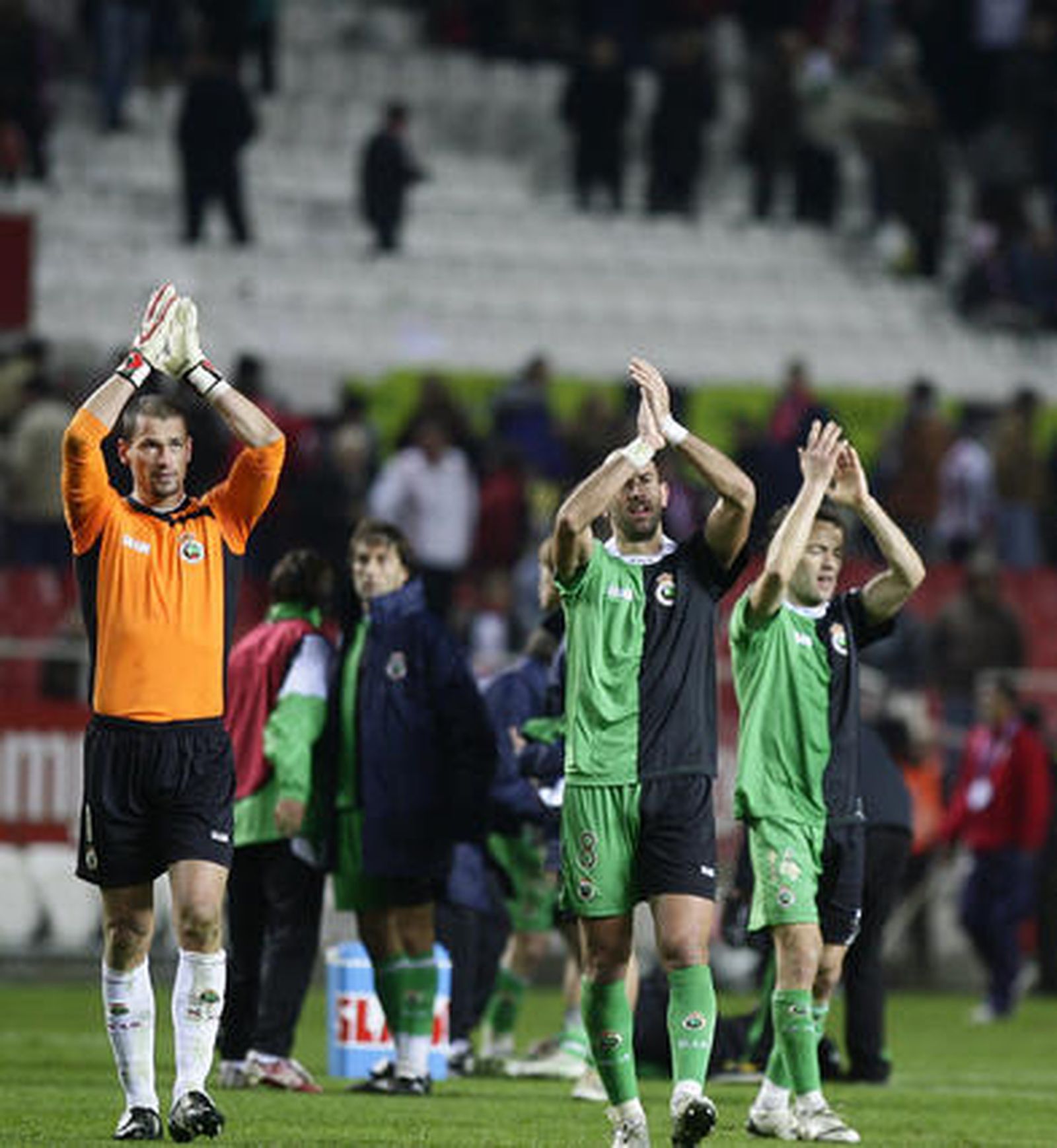 El Sevilla vuelve a ceder puntos en casa. / Antonio Pizarro