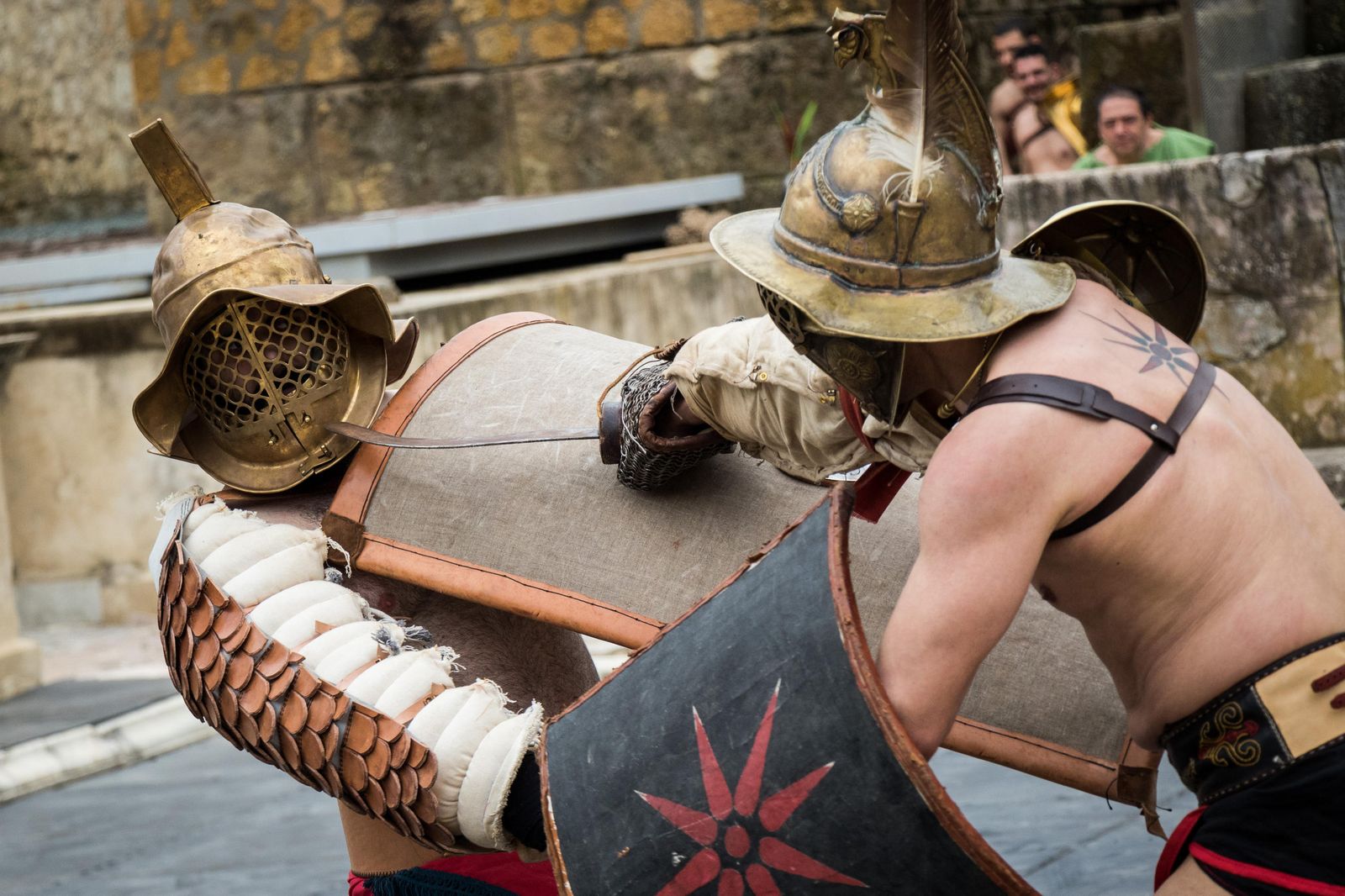 Lucha de gladiadores en el Teatro romano de Itálica.