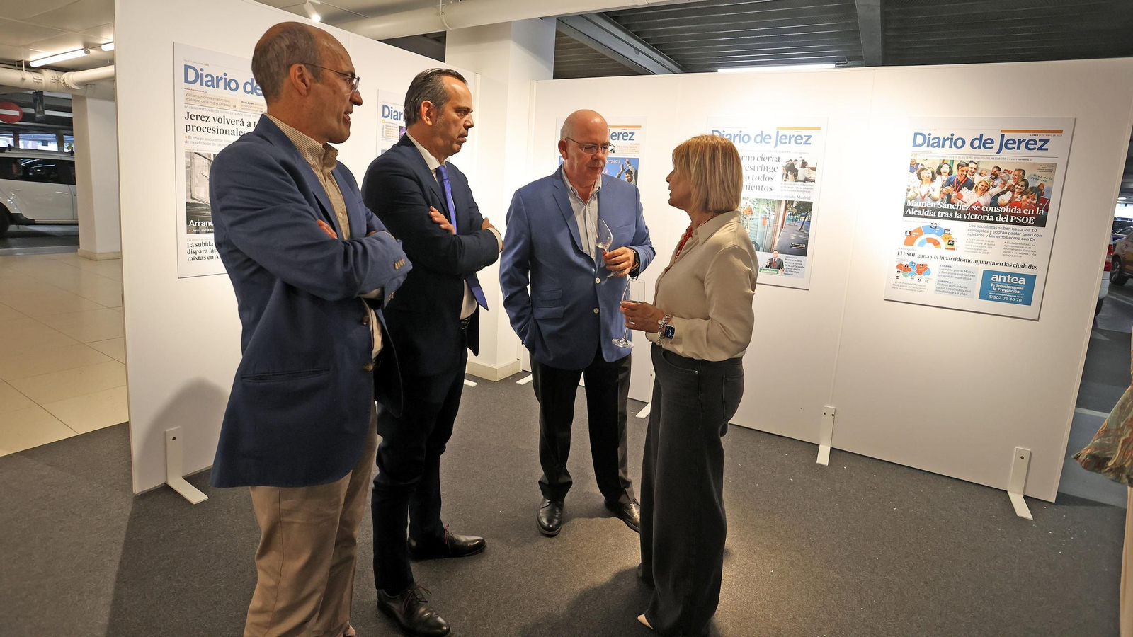 Imágenes de la exposición de portadas del Diario de Jerez en El Corte Inglés por los 40 años