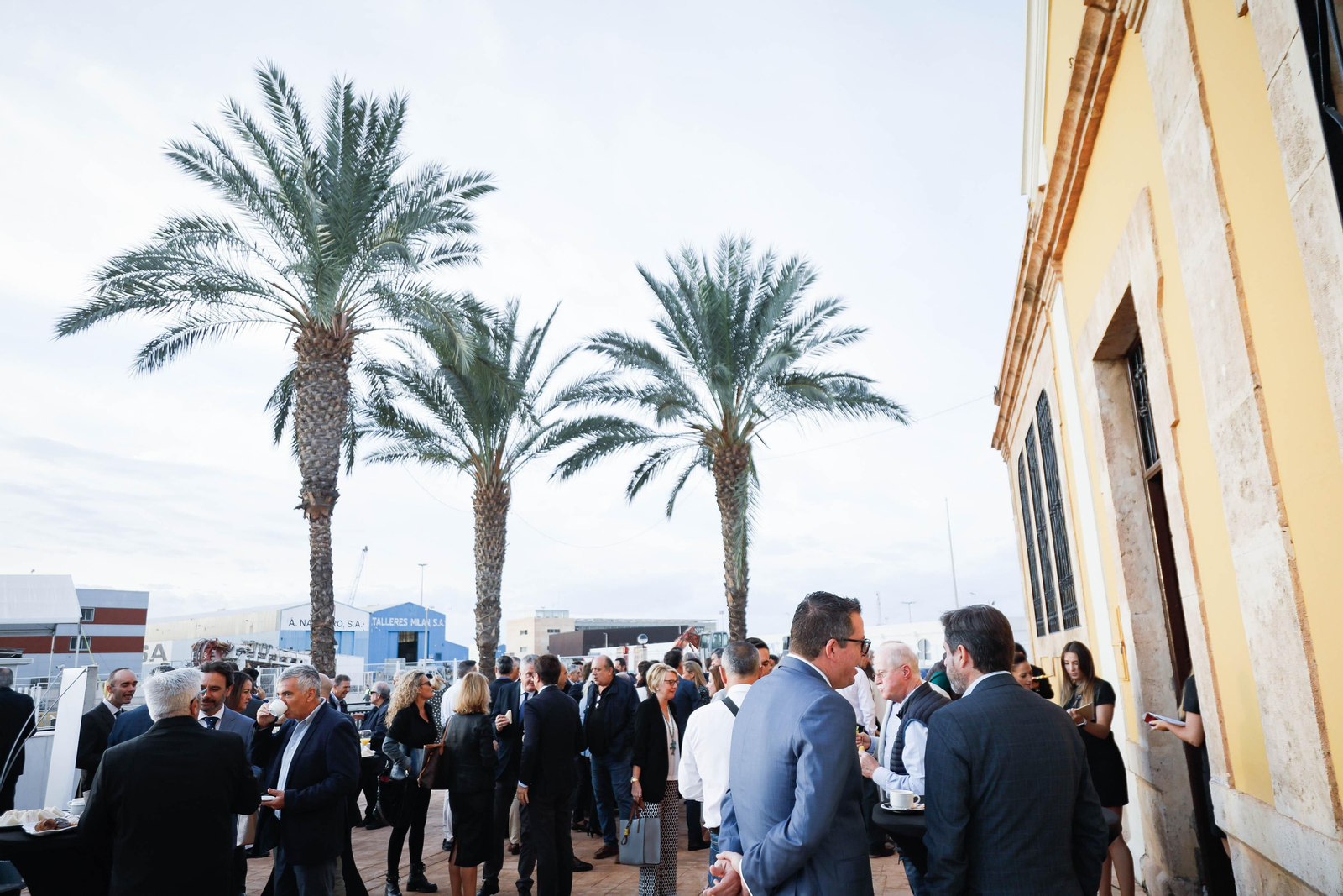 Imágenes del desayuno informativo