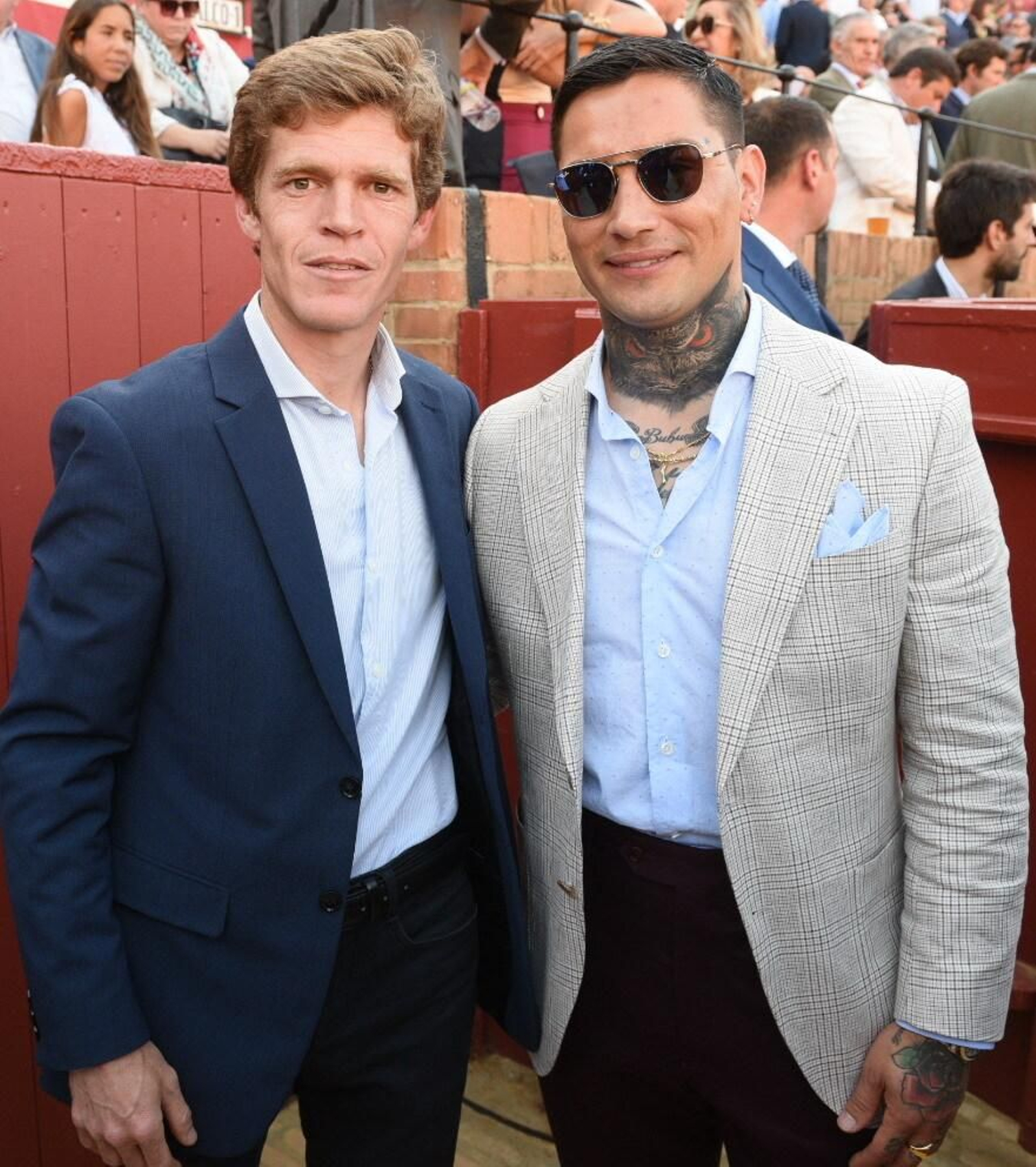 Las fotos de la Puerta del Príncipe de los toros en la 15ª del abono en Sevilla