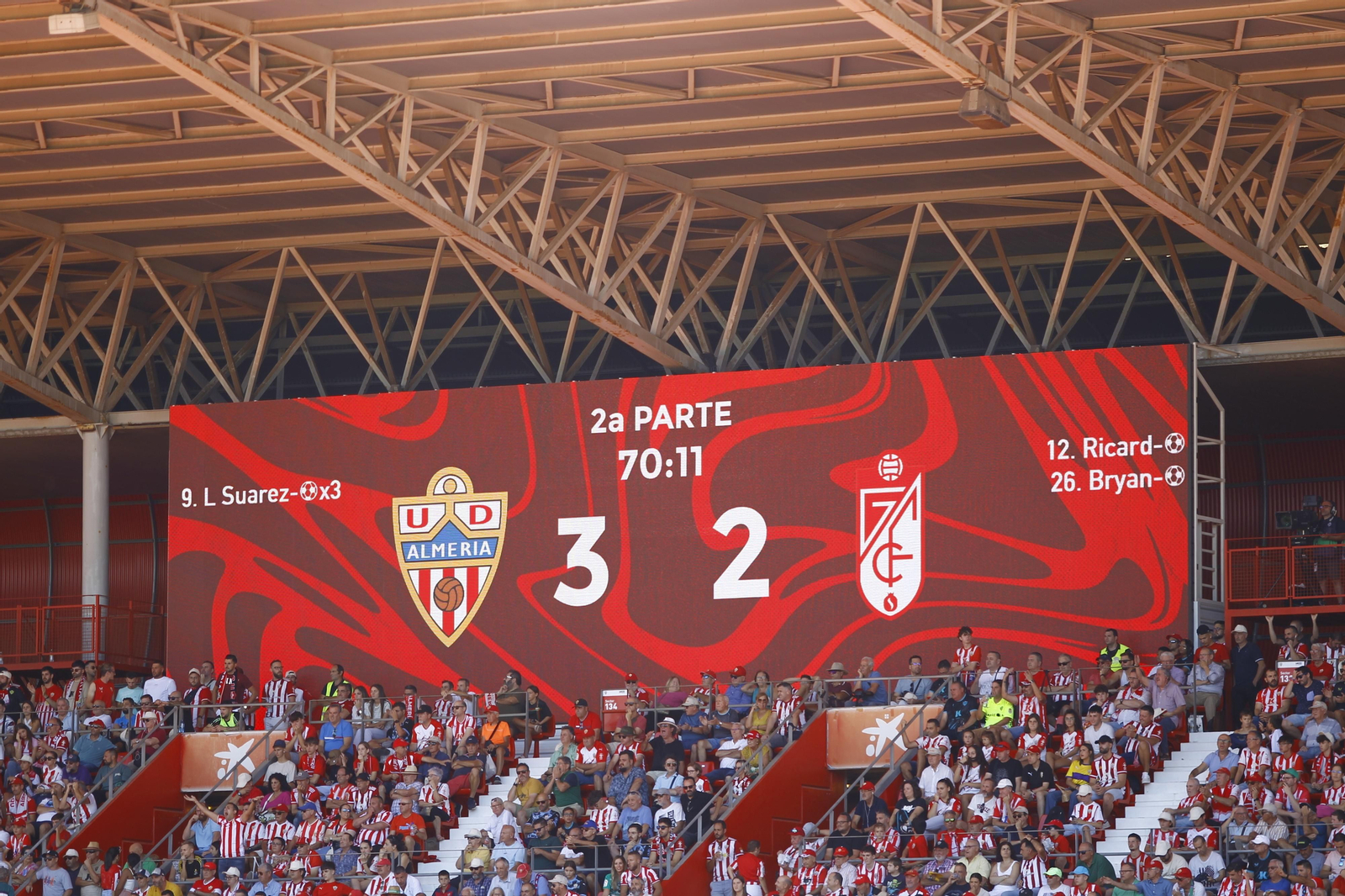 Imágenes del empate a 3 de la U.D. Almería y el Granada C.F.