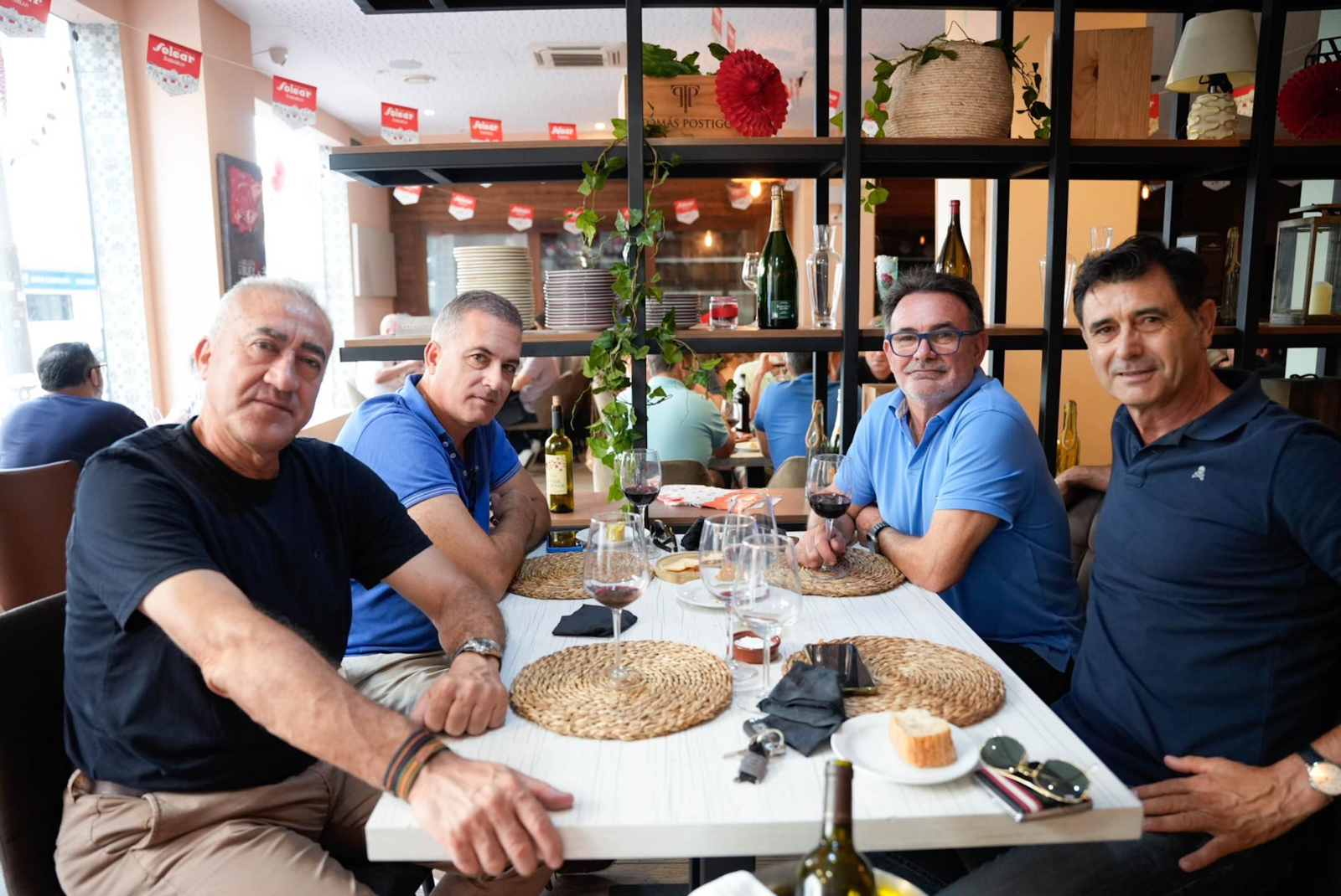 Los almerienses disfrutan del martes en la Feria del Mediodía