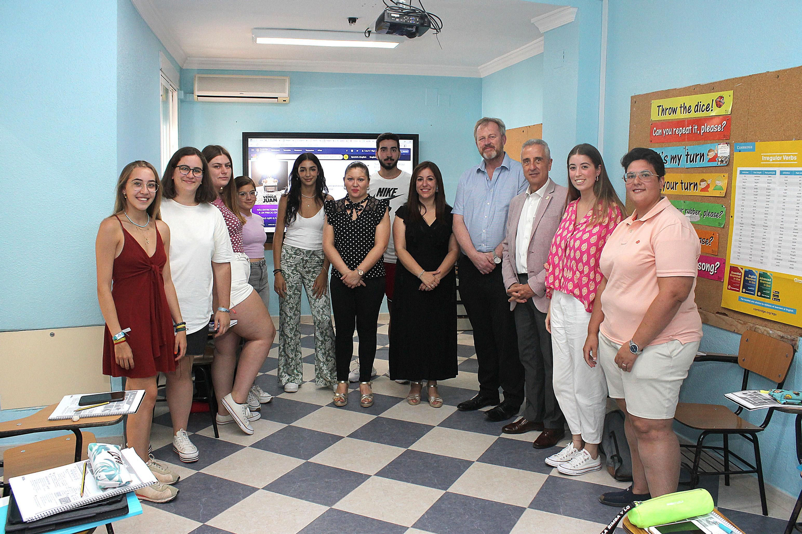 Visita a los cursos intensivo de inglés. Visita a los cursos intensivo de inglés.