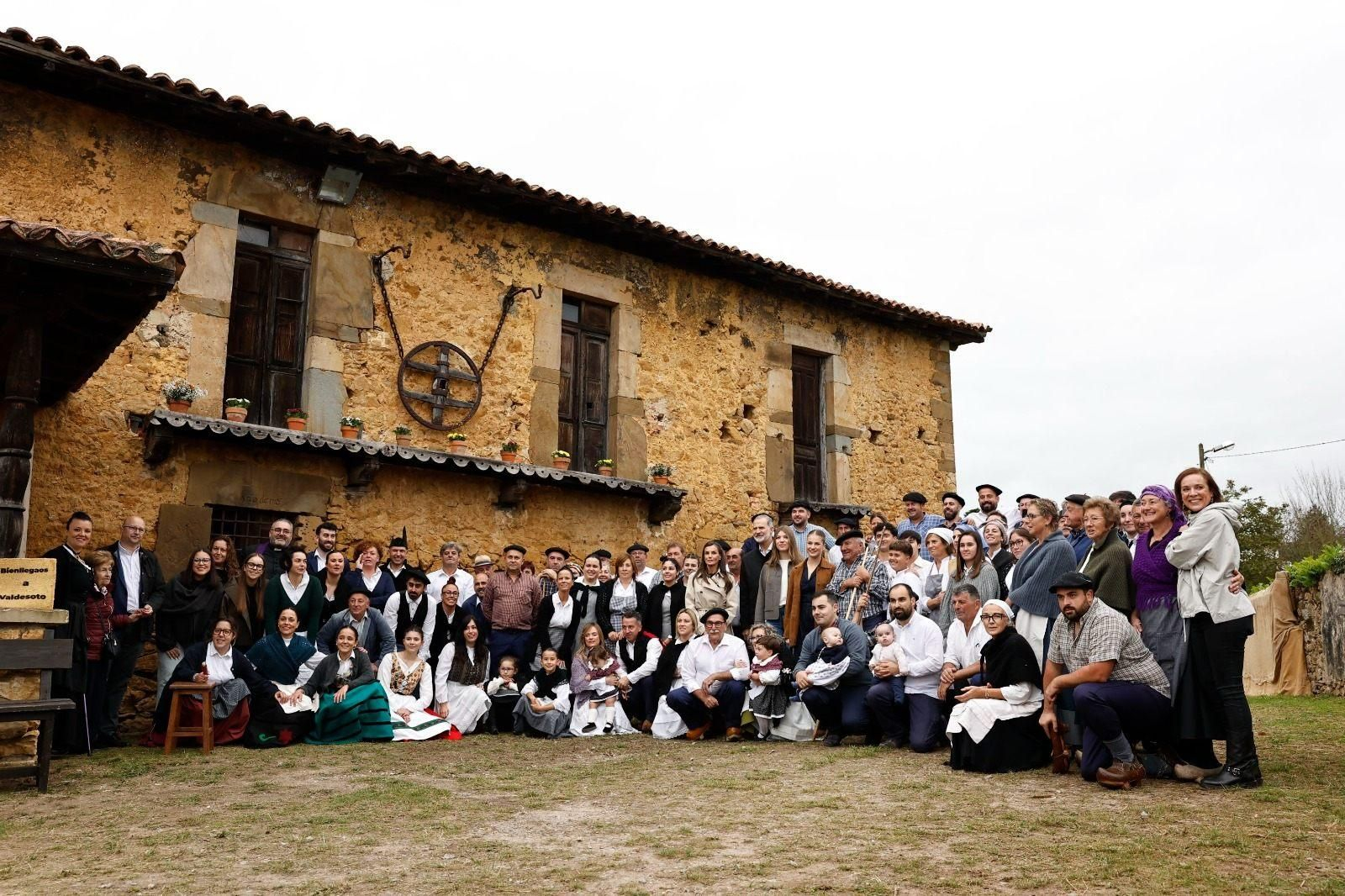 La Familia Real en Valdesoto, Pueblo Ejemplar de Asturias 2025, en imágenes