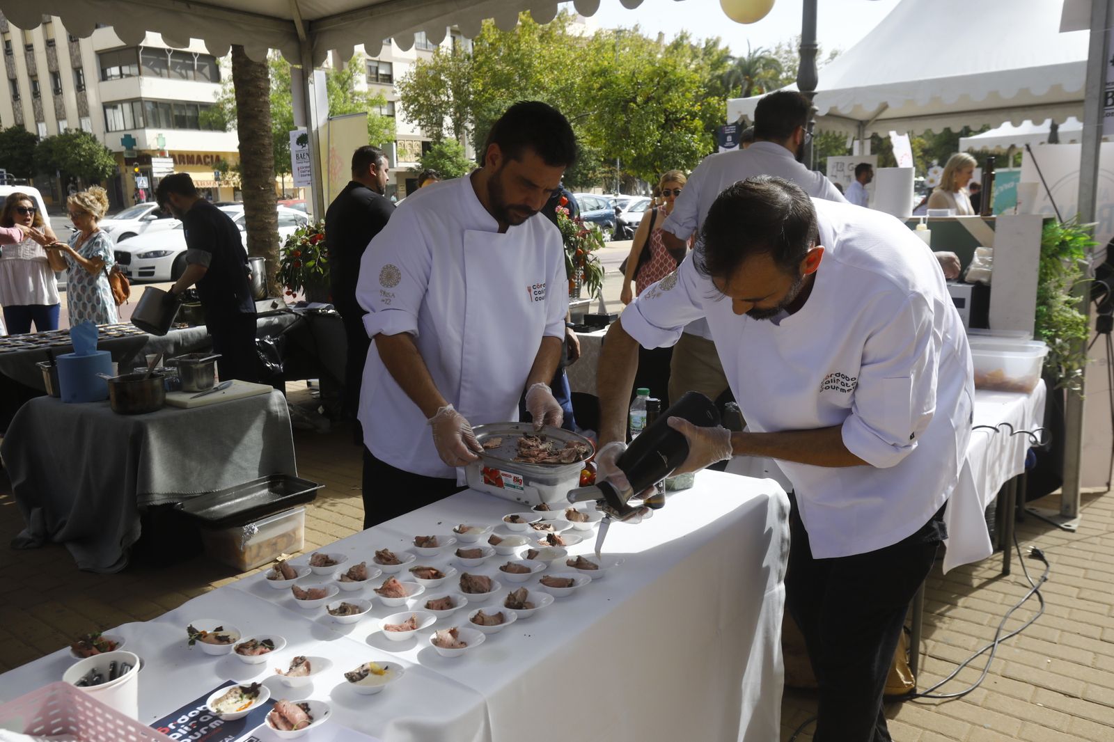 Las tapas del Córdoba Califato Gourmet en el Paseo de la Victoria, en imágenes
