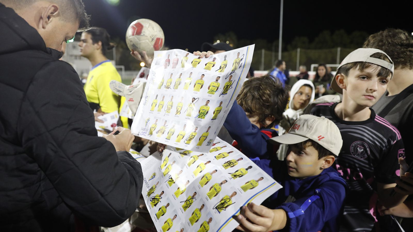 Las fotos de la visita del Cádiz CF para celebrar el 50 aniversario del CD Guadiaro