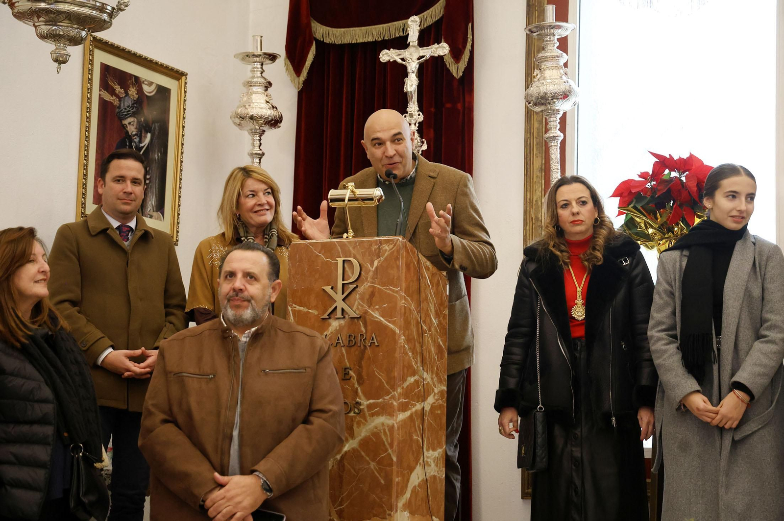 Imágenes del Heraldo Real anunciando la llegada de los Reyes Magos a Huelva