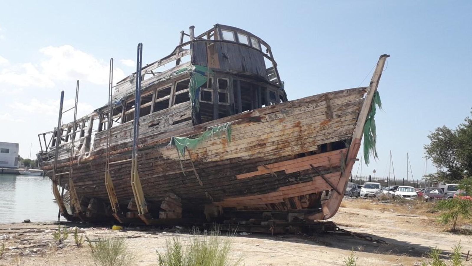 Una imagen del Vapor Adriano III en el antiguo Varadero Guadalete.