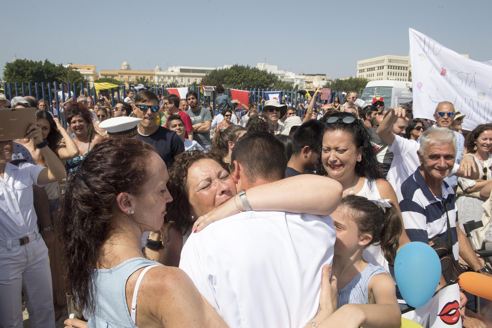 Imágenes de la llegada del 'Juan Sebastián de Elcano' a Cádiz.