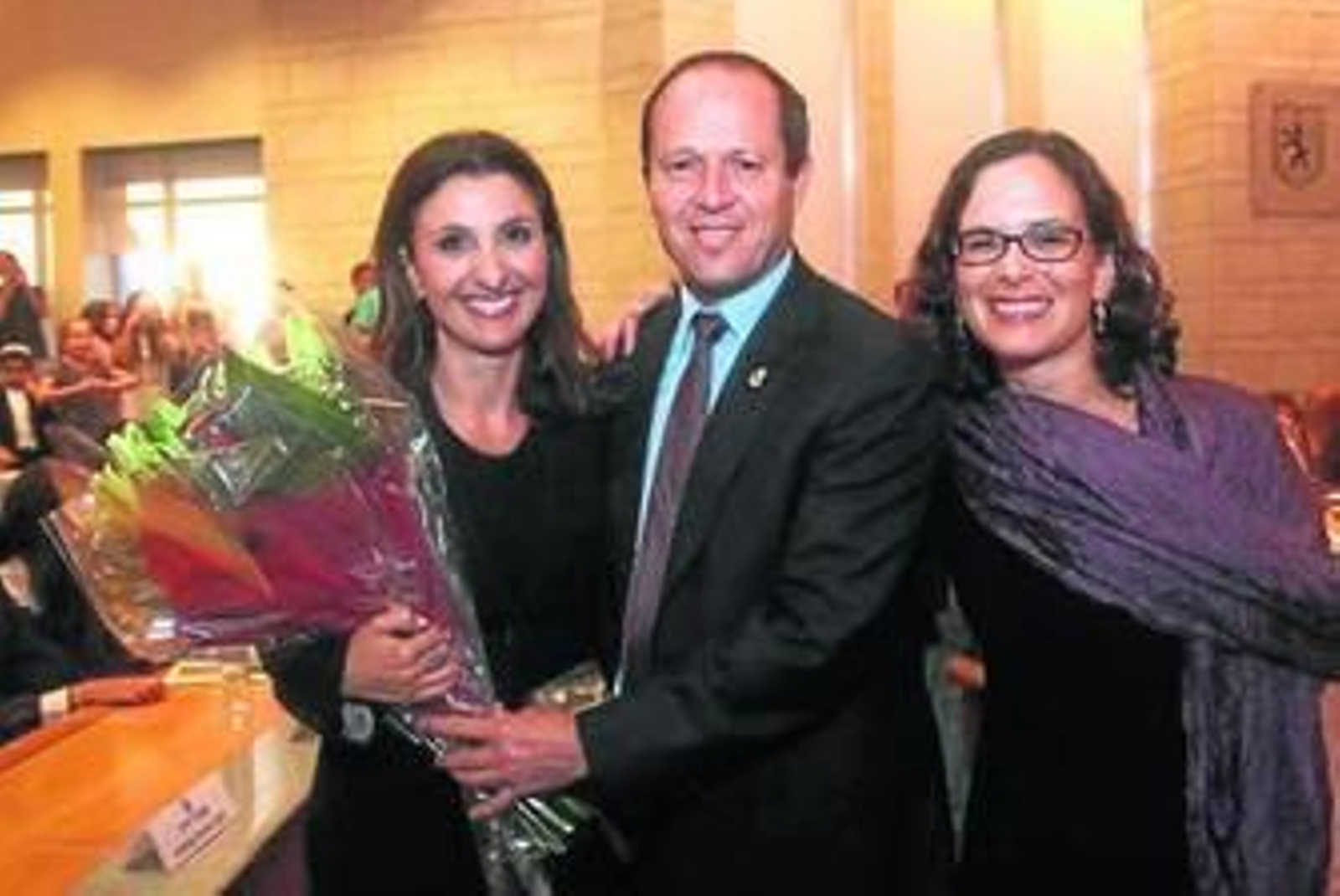 Fleur-Hassan Nahoum (izquierda), con Nir Barkat y Rachel Azaria.