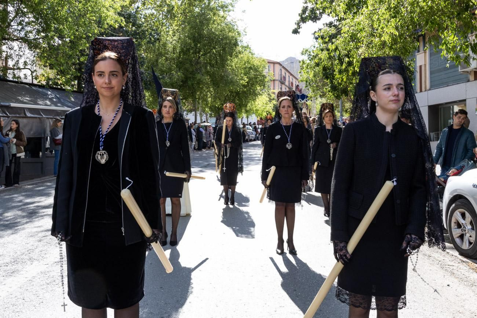 La temida lluvia impide el desarrollo normal de este Martes Santo