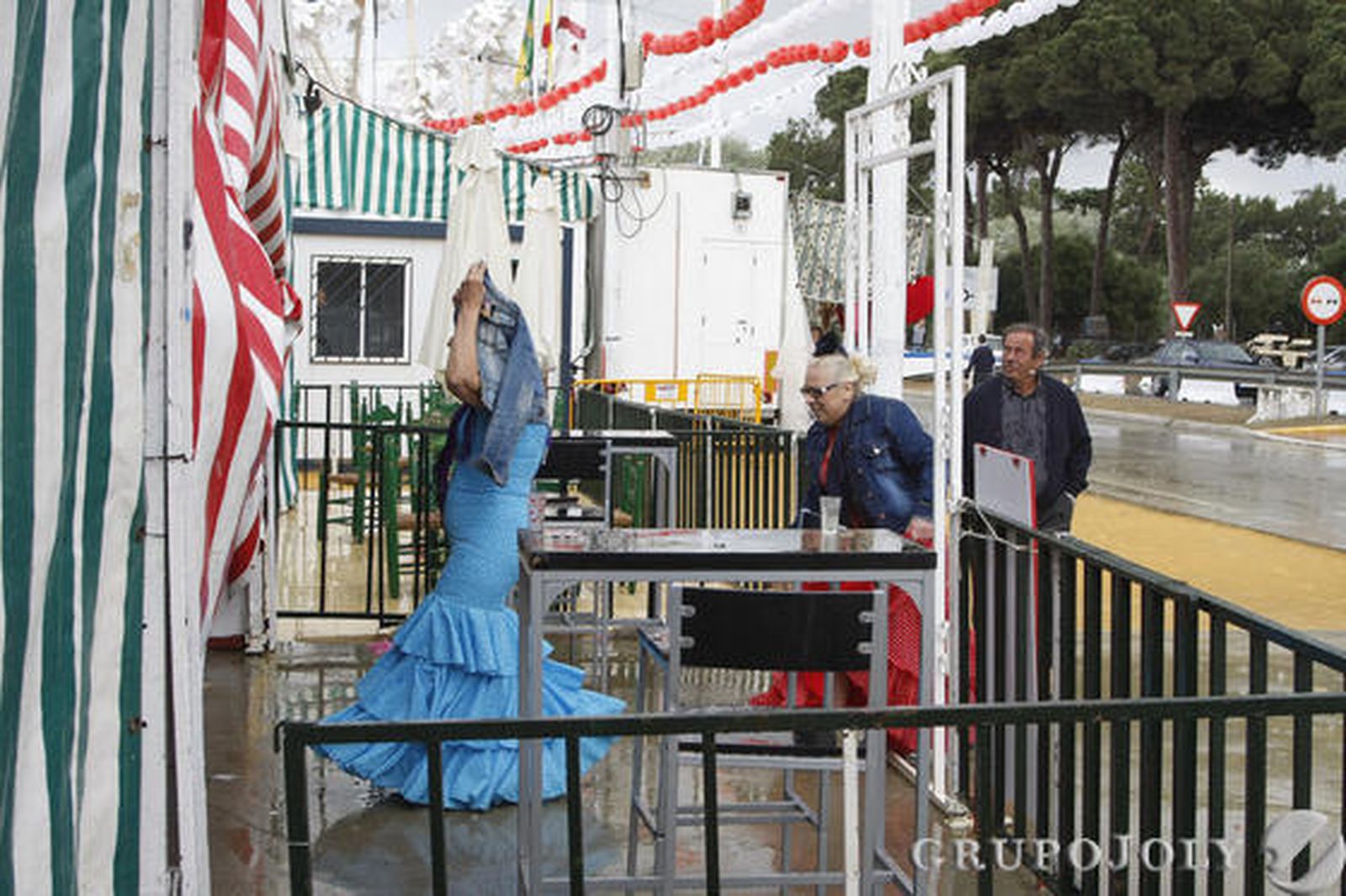 La lluvia y el frío empañaron la jornada en el recinto ferial de Las Banderas.

Foto: Andrés Mora