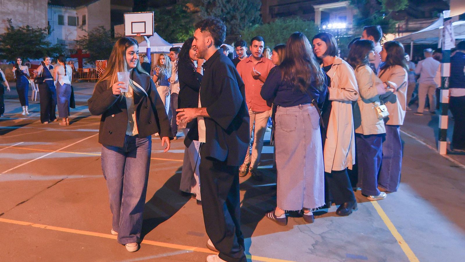 Búscate en las mejores fotos de las Cruces en Granada