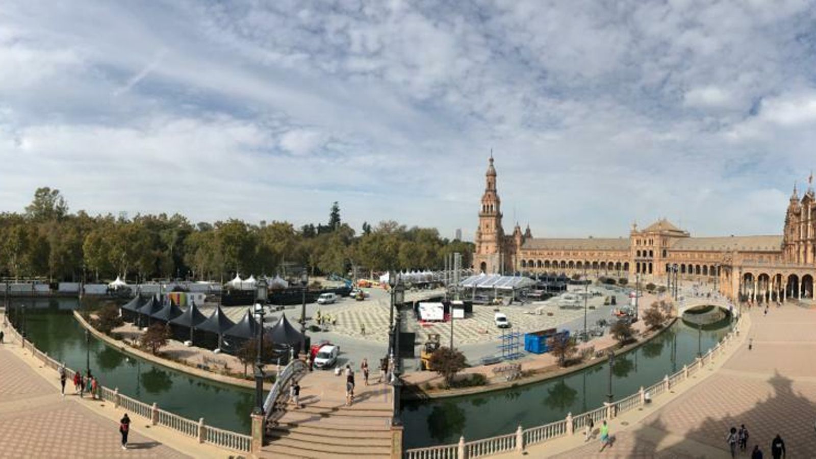Panoramica de la Plaza de España, que se prepara para el concierto de los MTV EMA 2019