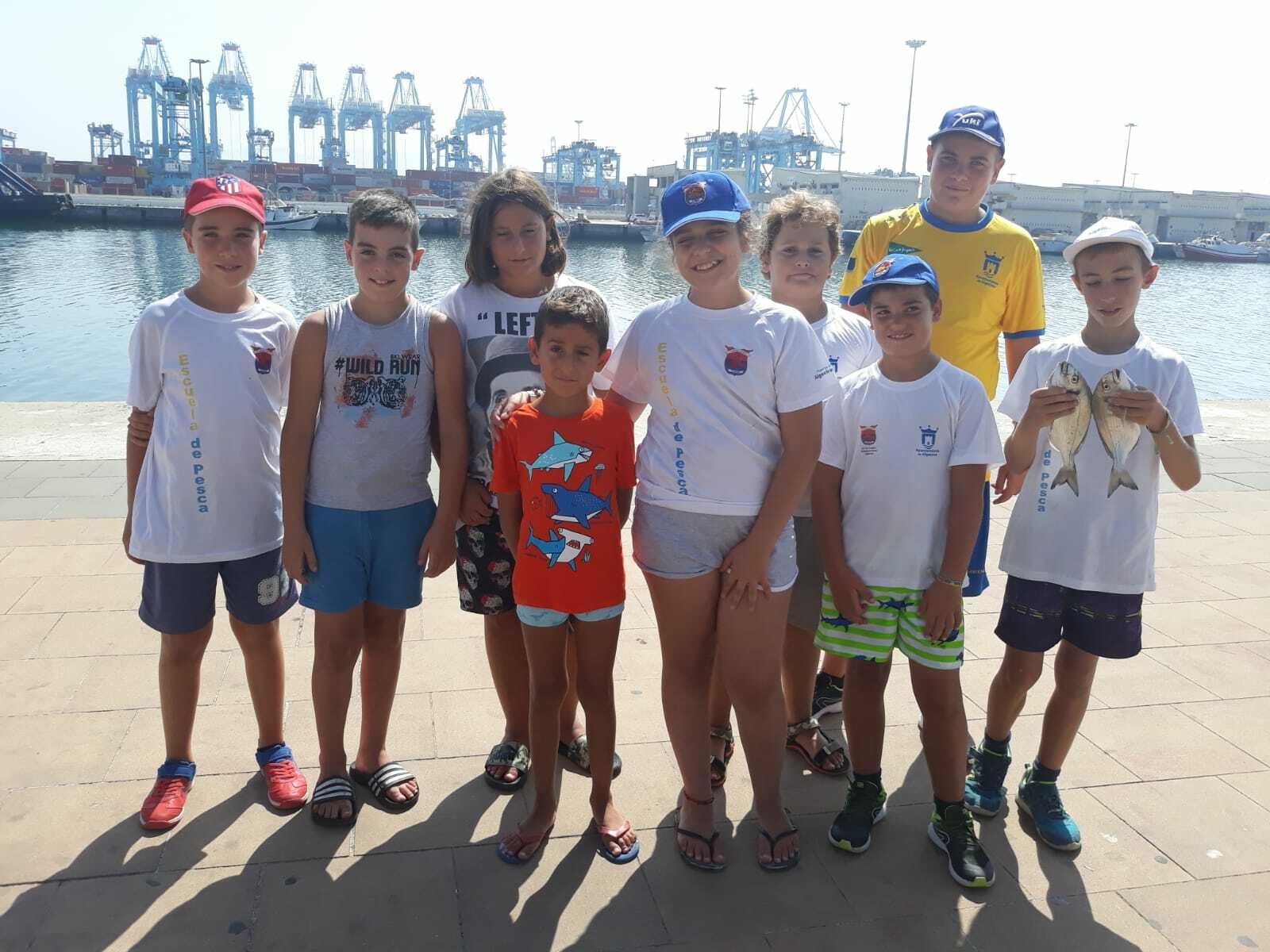 Los jóvenes premiados del concurso infantil de El Mero.