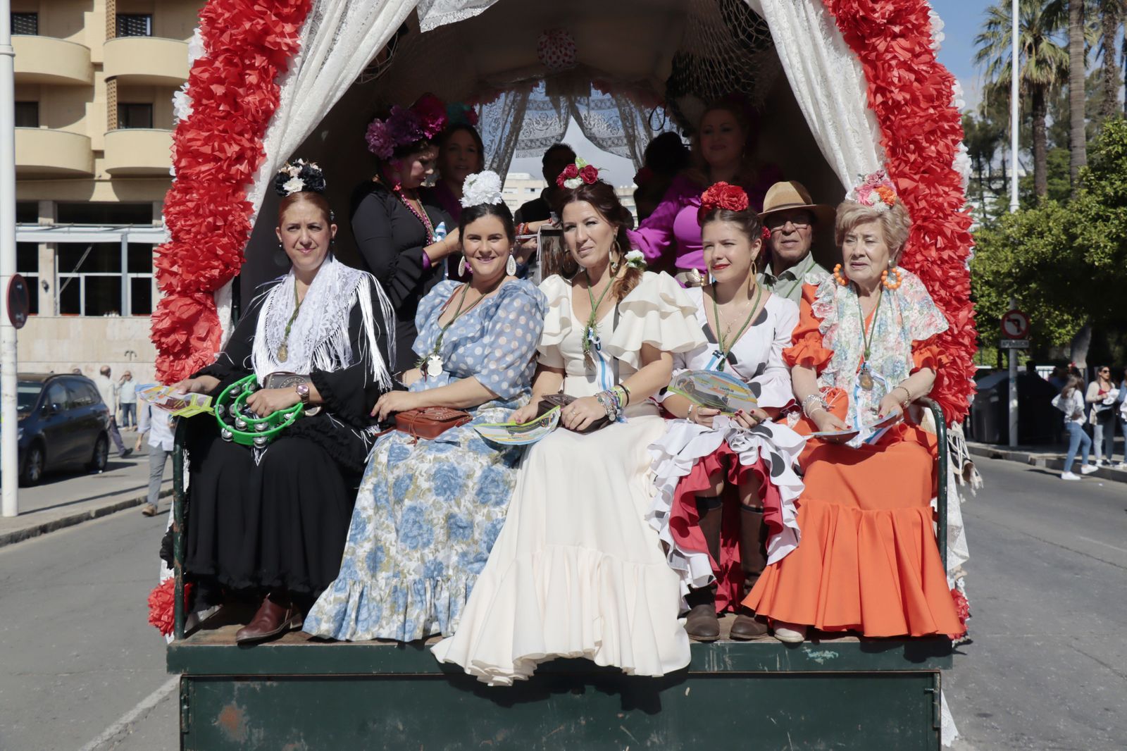 Imágenes de los carros de la Hermandad del Rocío de Huelva