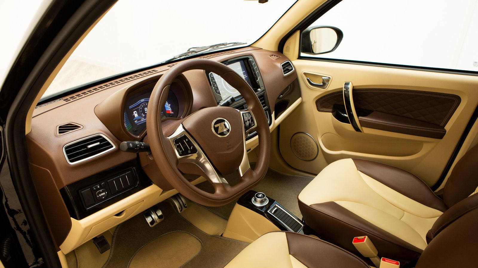 Biplaza y con sólo 2,8 metros de longitud, el D2S es una opción para trayectos de corto recorrido, como los que se producen en ciudad.