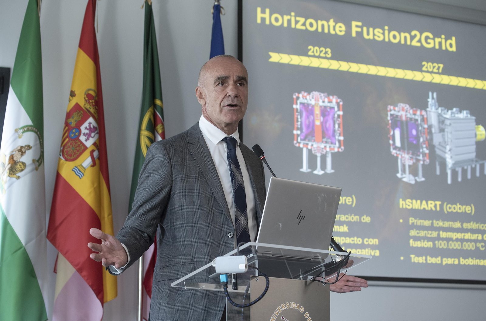 Imágenes de la presentación de Tokamak Smart
