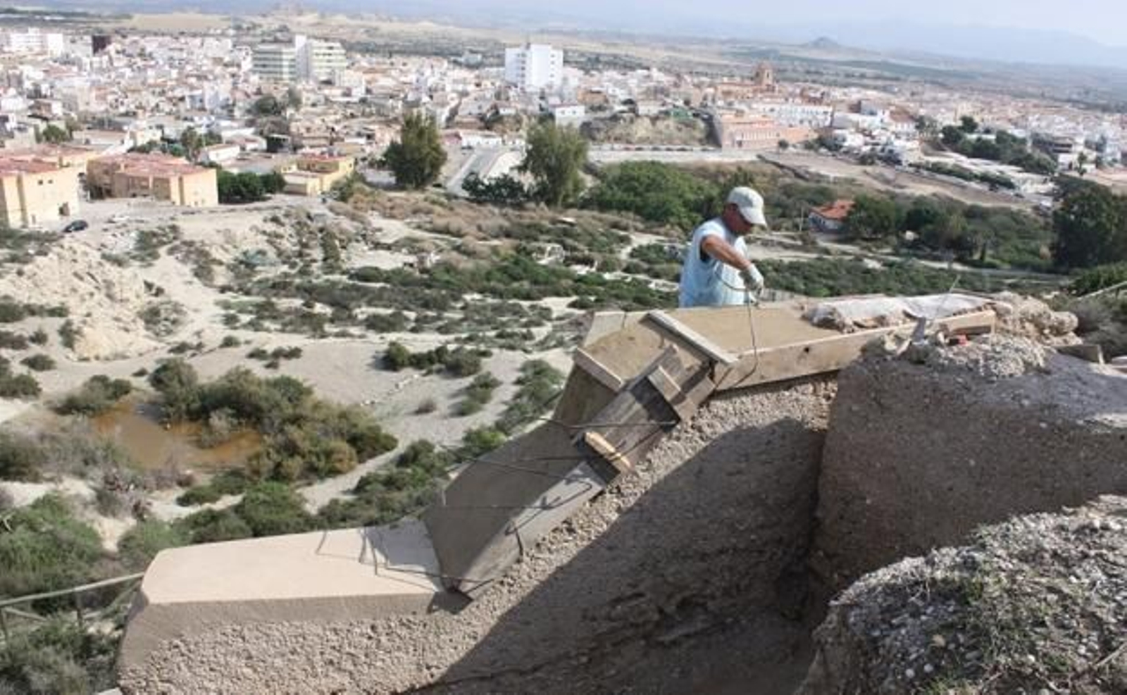 Comienzan los trabajos previos para una excavación arqueológica en el cerro del Espíritu Santo de Vera Comienzan los trabajos previos para una excavación arqueológica en el cerro del Espíritu Santo de Vera