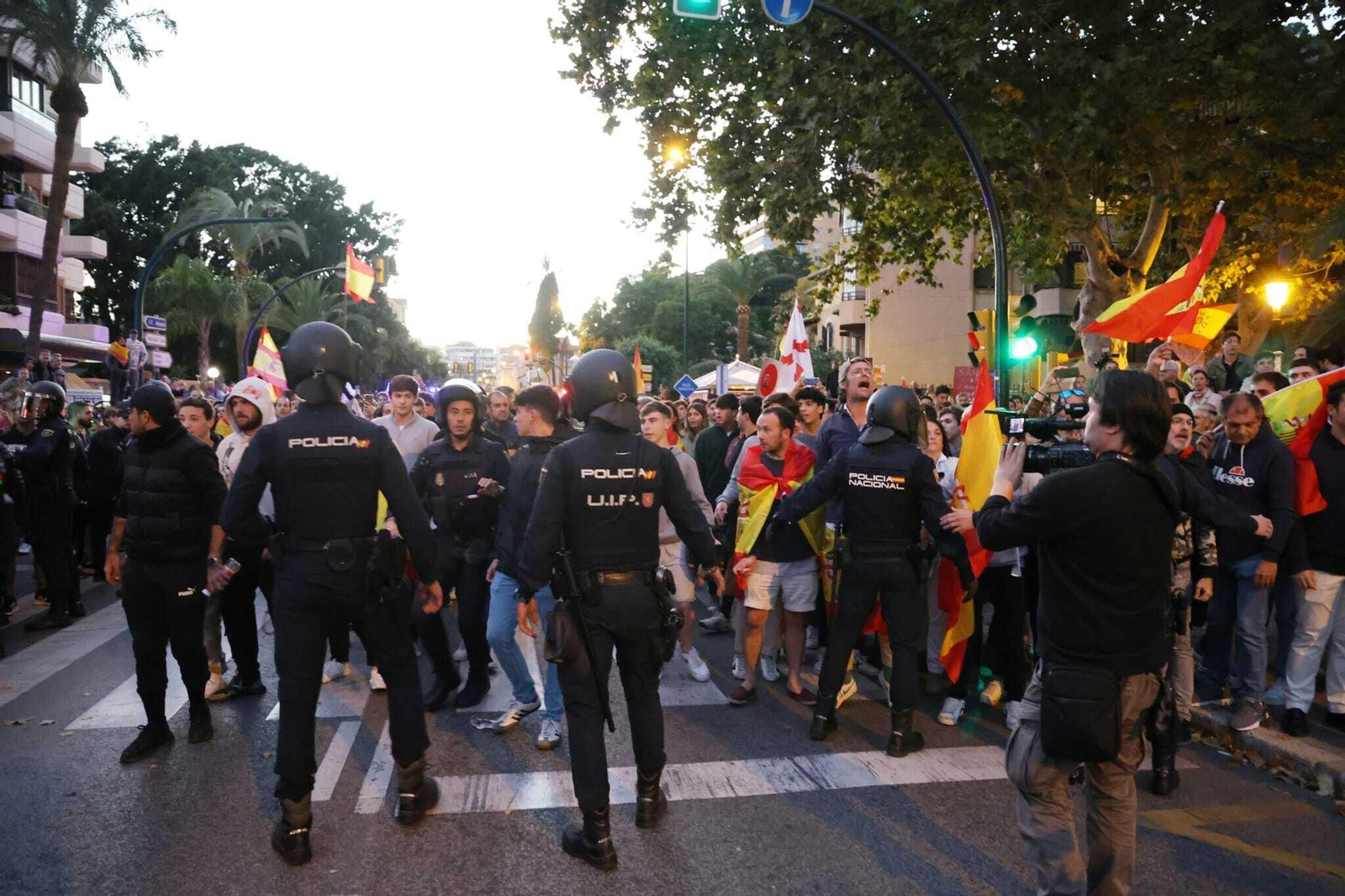 Las fotos de la protesta en Málaga contra Pedro Sánchez y la amnistía Las fotos de la protesta en Málaga contra Pedro Sánchez y la amnistía
