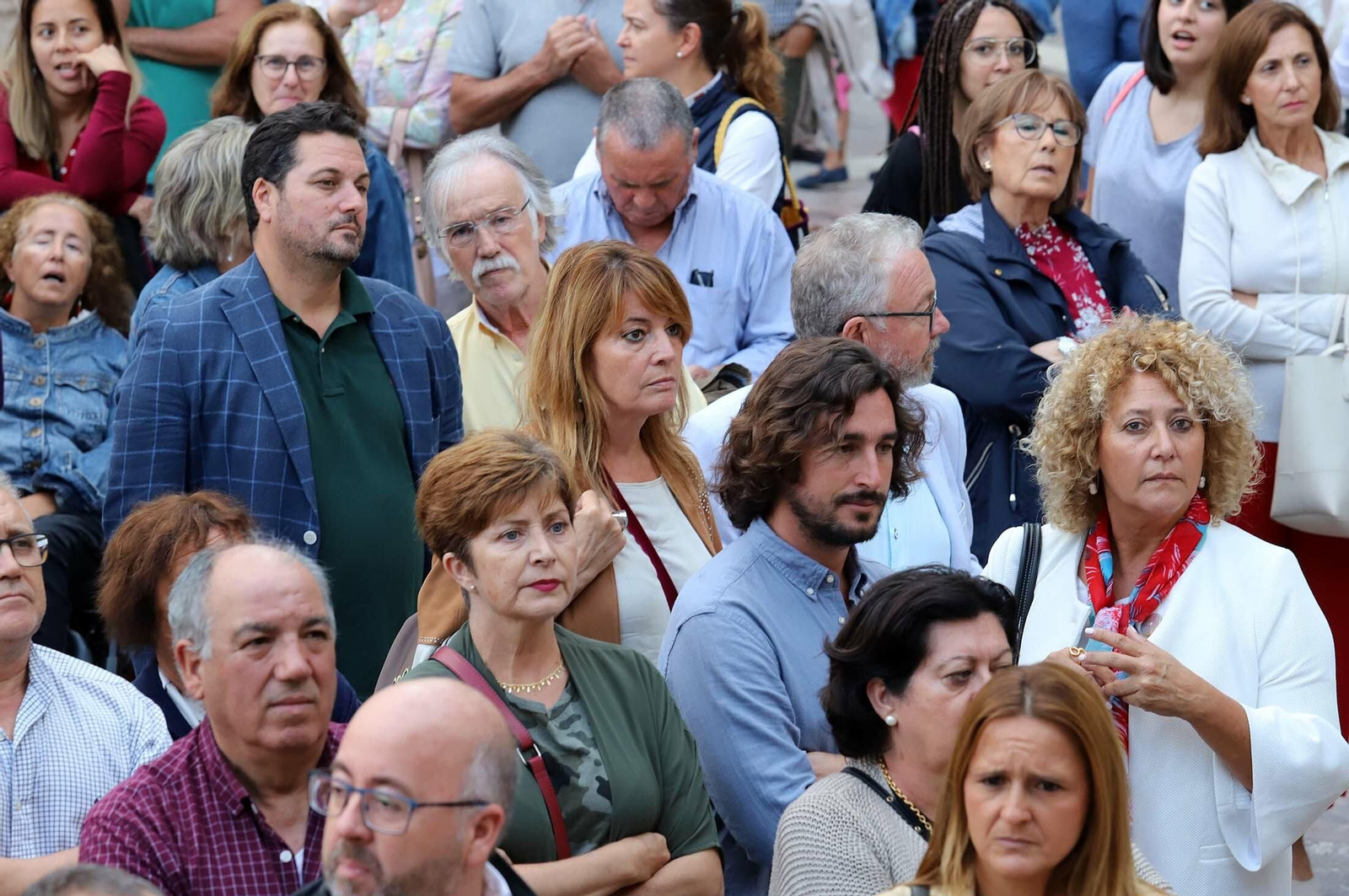 Imágenes de la concentración en defensa de la llegada del AVE a Huelva