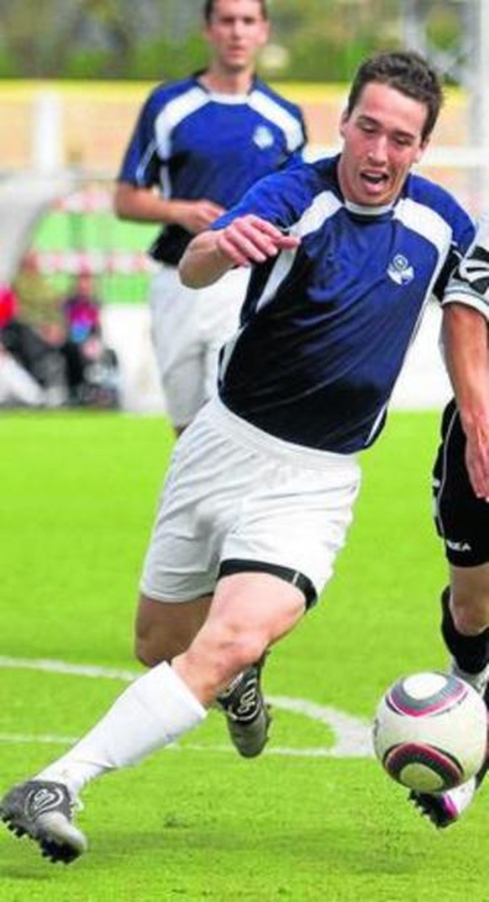 Michán (imagen derecha) y Albi, con la camiseta de la UD Pastores.