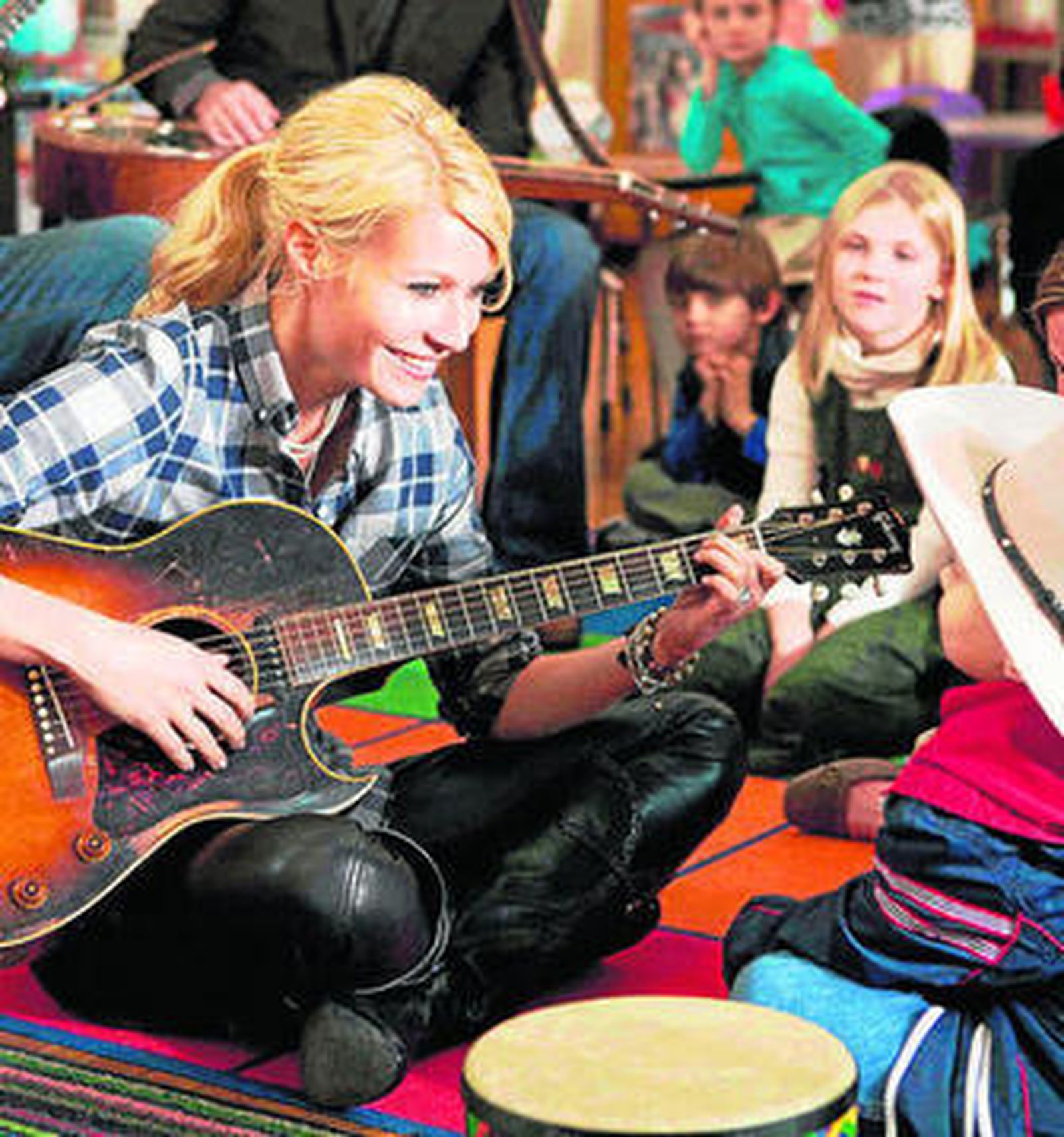 Gwyneth Paltrow protagoniza esta discreta 'Country strong'.