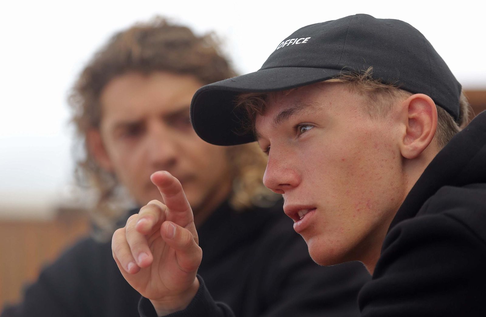 Fotos de Lorenzo Casati y Valentin Hoenderop, participantes del Red Bull King of the Air Tarifa 2025