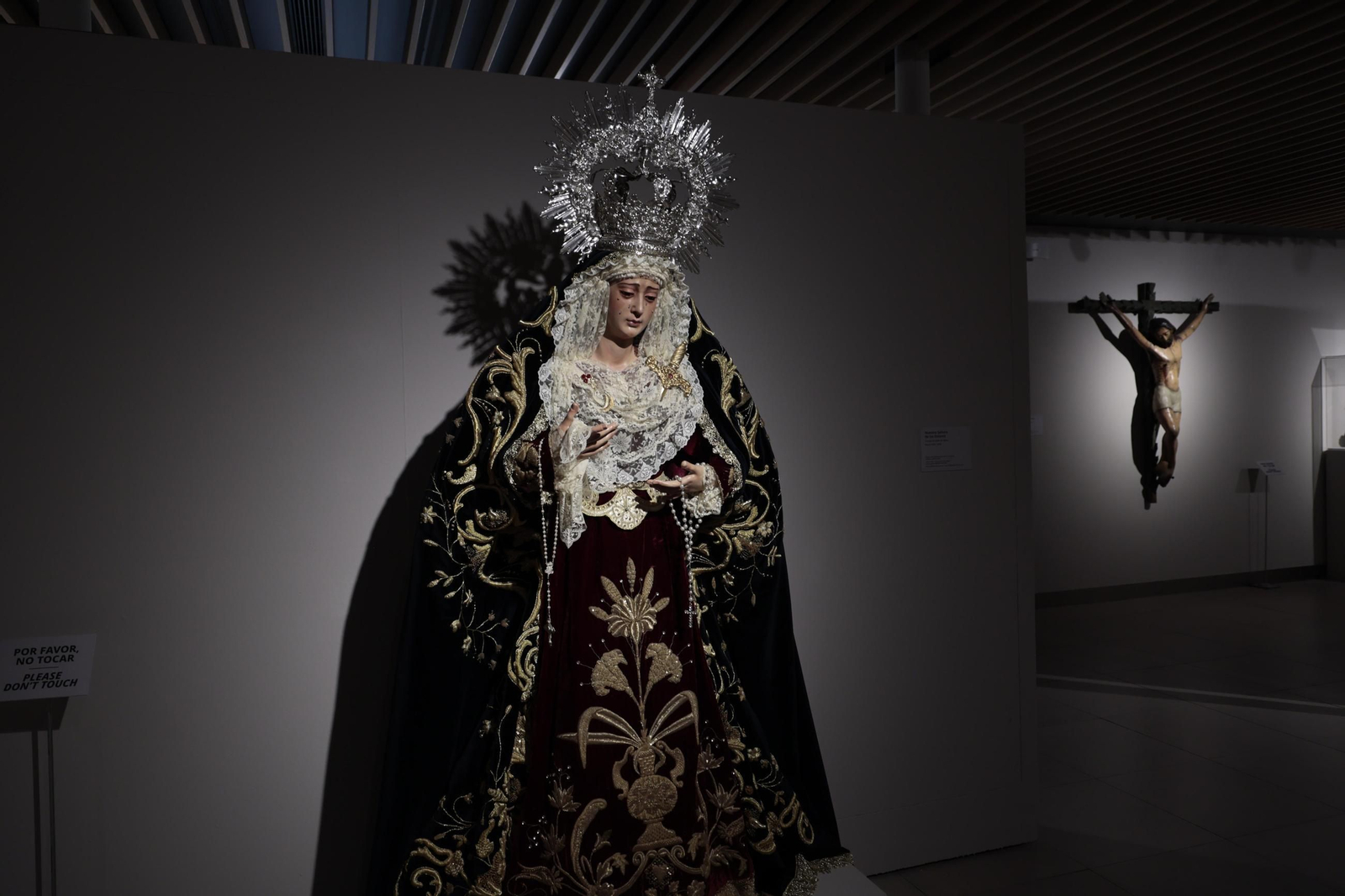 La exposición «Pasión y Gloria. Pedro Roldán y las Hermandades de Sevilla» en imágenes