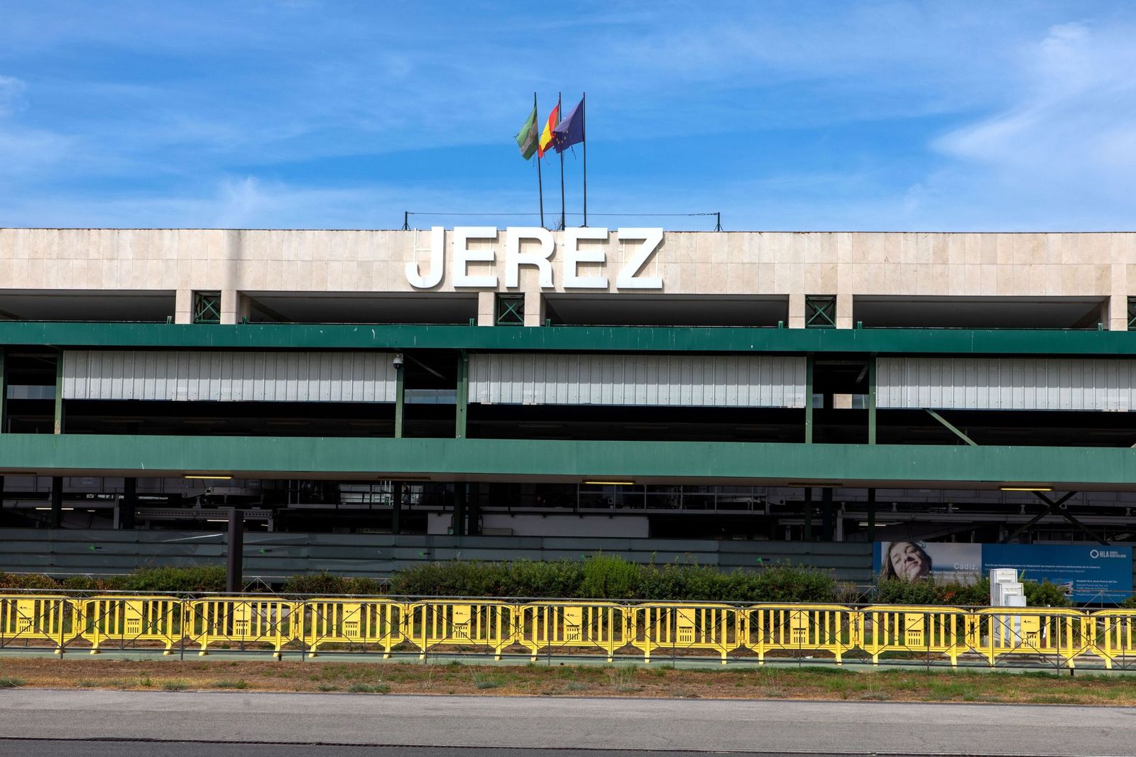 Exterior del Aeropuerto de Jerez.