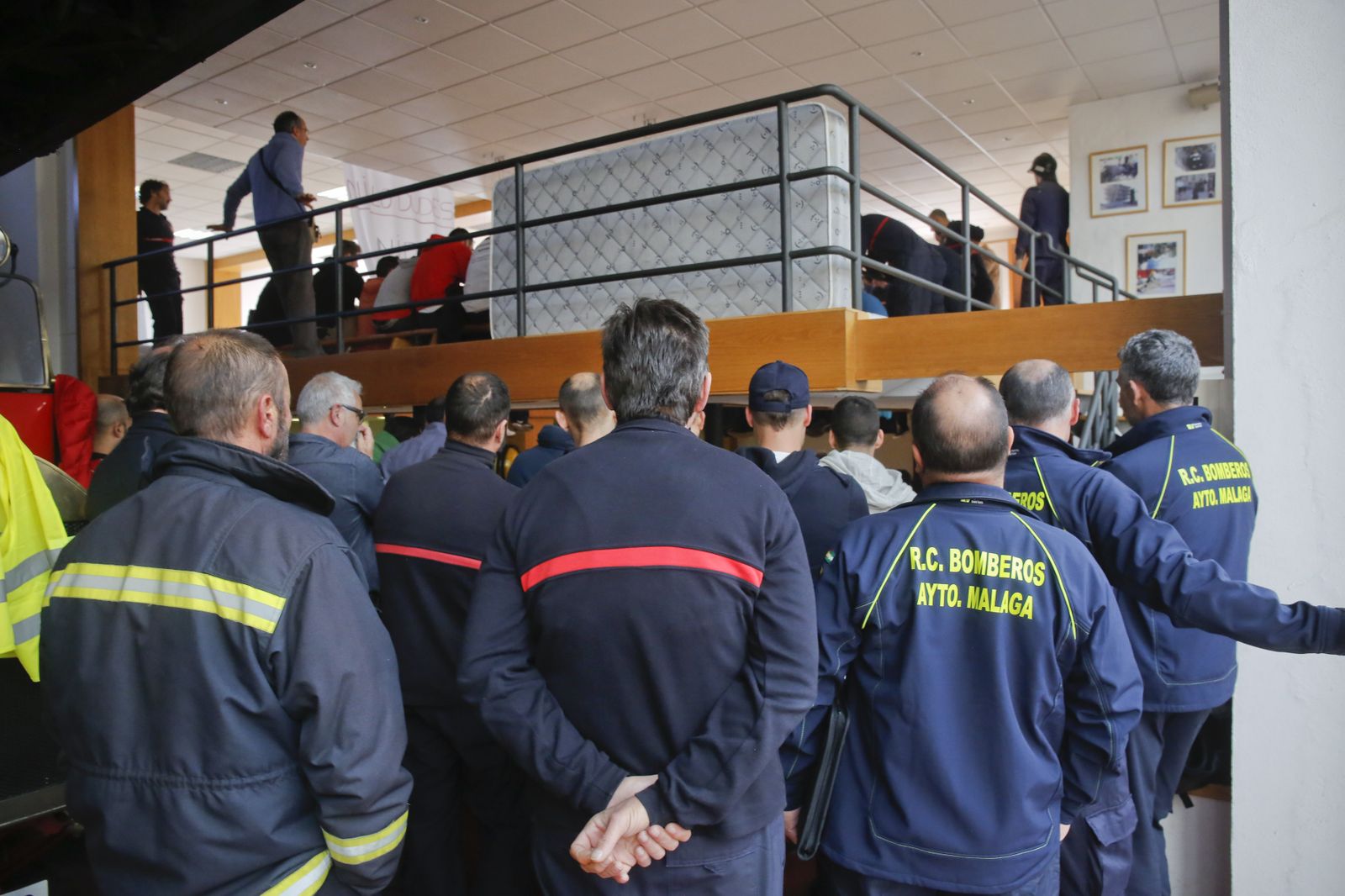 Los bomberos irán a la huelga y acusan al Ayuntamiento de "engaño"