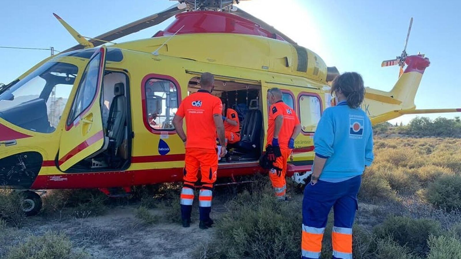 Tres heridos en una explosión en el interior de una vivienda de Vera Playa