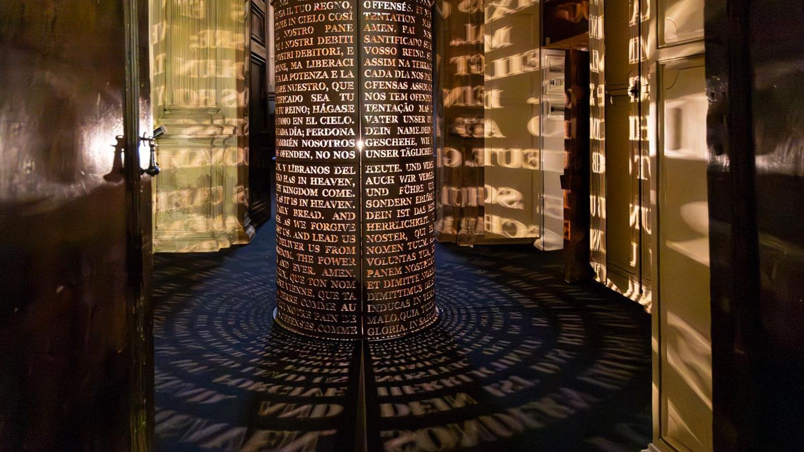 Inauguración de la exposición 'The Mistery Man'