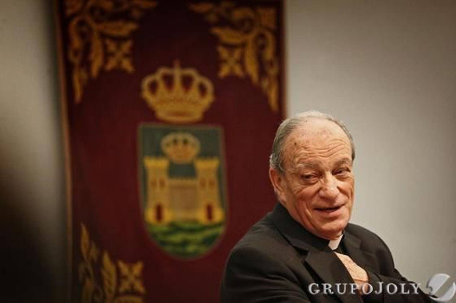 El Ayuntamiento de La Línea nombra Hijo Predilecto al arcipreste de la ciudad, que solicita unión "para sacar el pueblo adelante".

Foto: Paco Guerrero