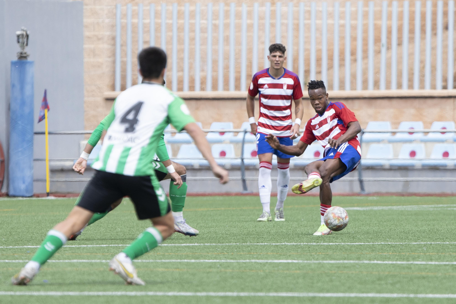 Las mejores imágenes del Granada CF - Real Betis de juveniles
