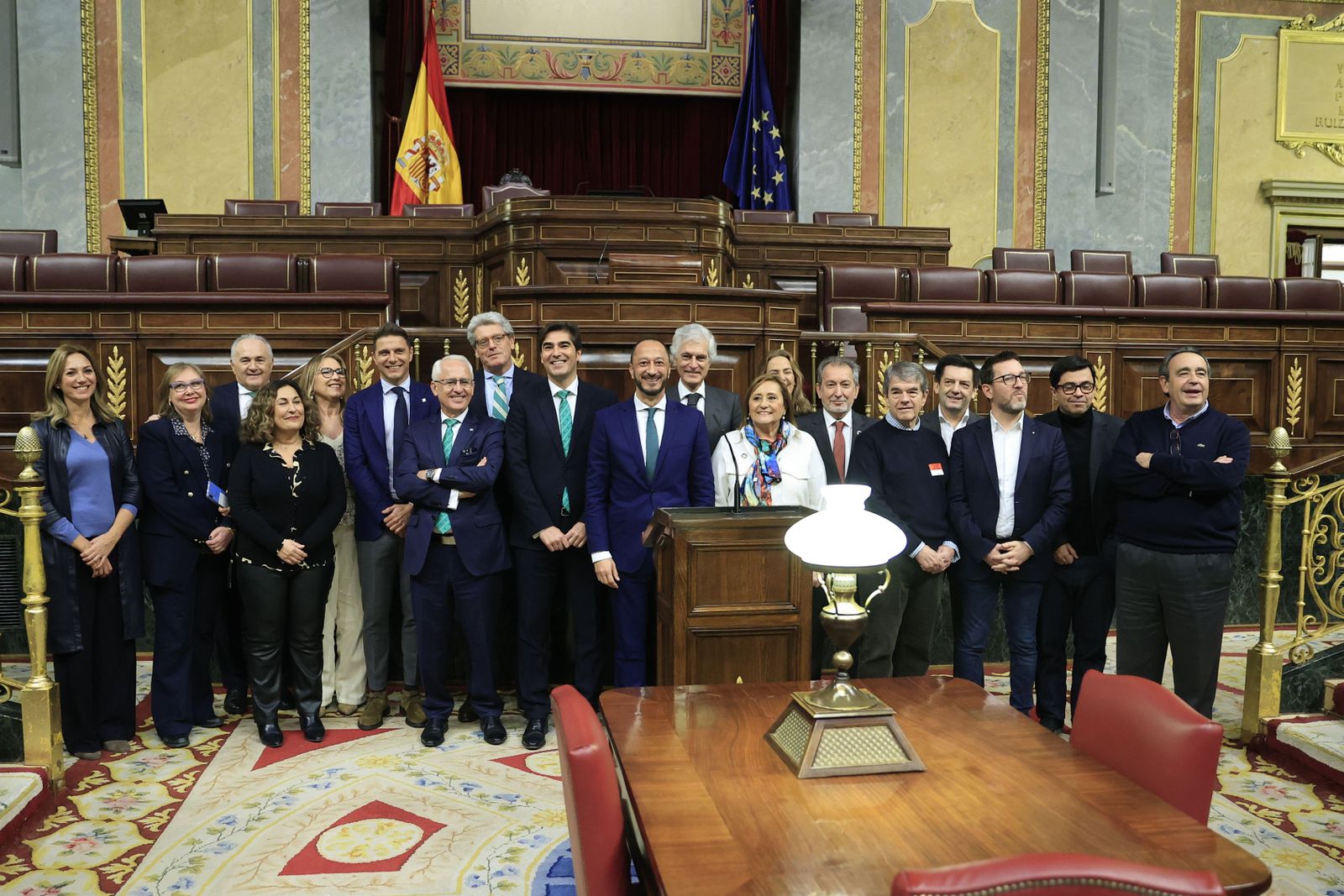 Las imágenes del recibimiento al Real Betis en el Congreso de los Diputados