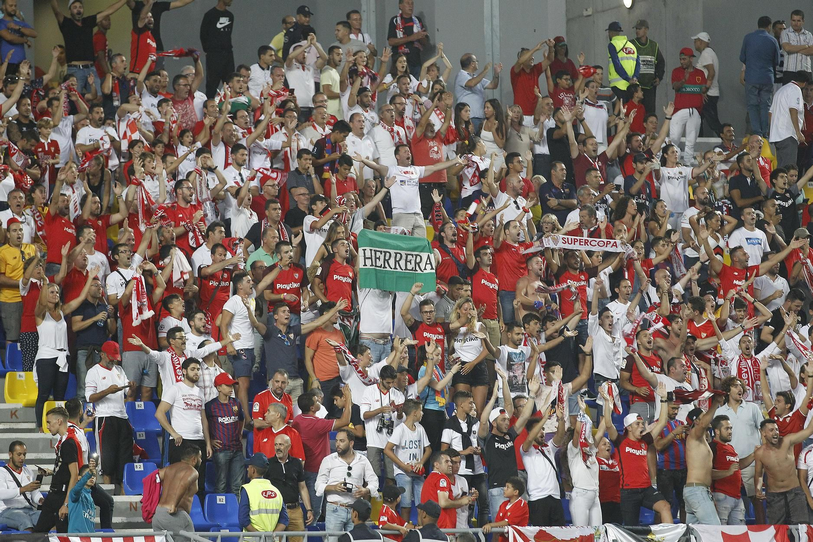 Las imágenes del Sevilla-Barcelona de la Supercopa