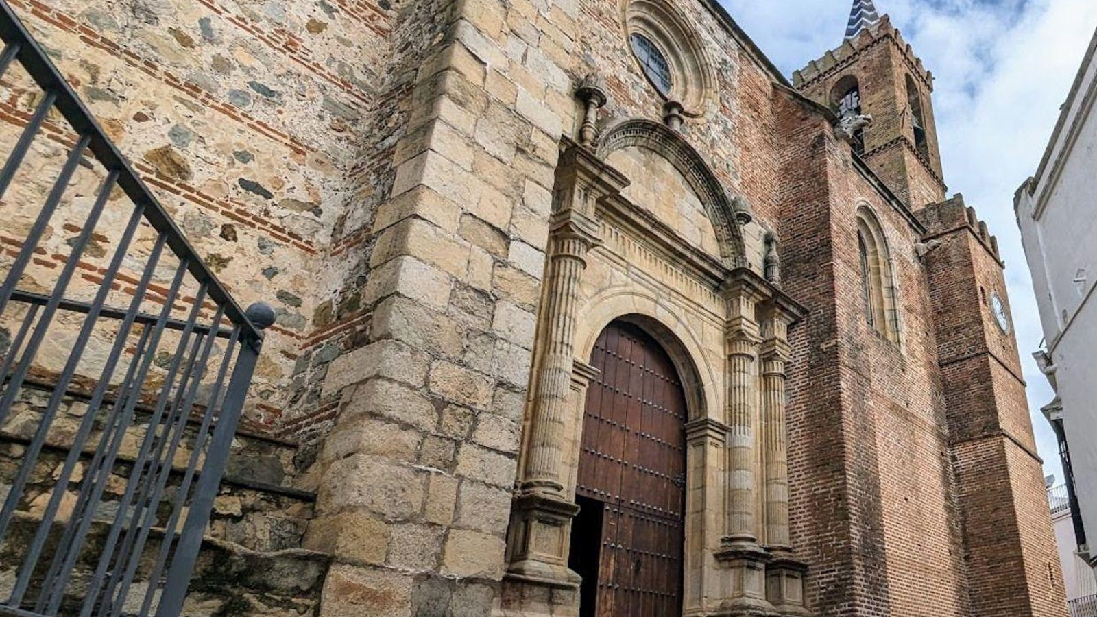 Exterior de la Iglesia de Nuestra Señora de la Asunción