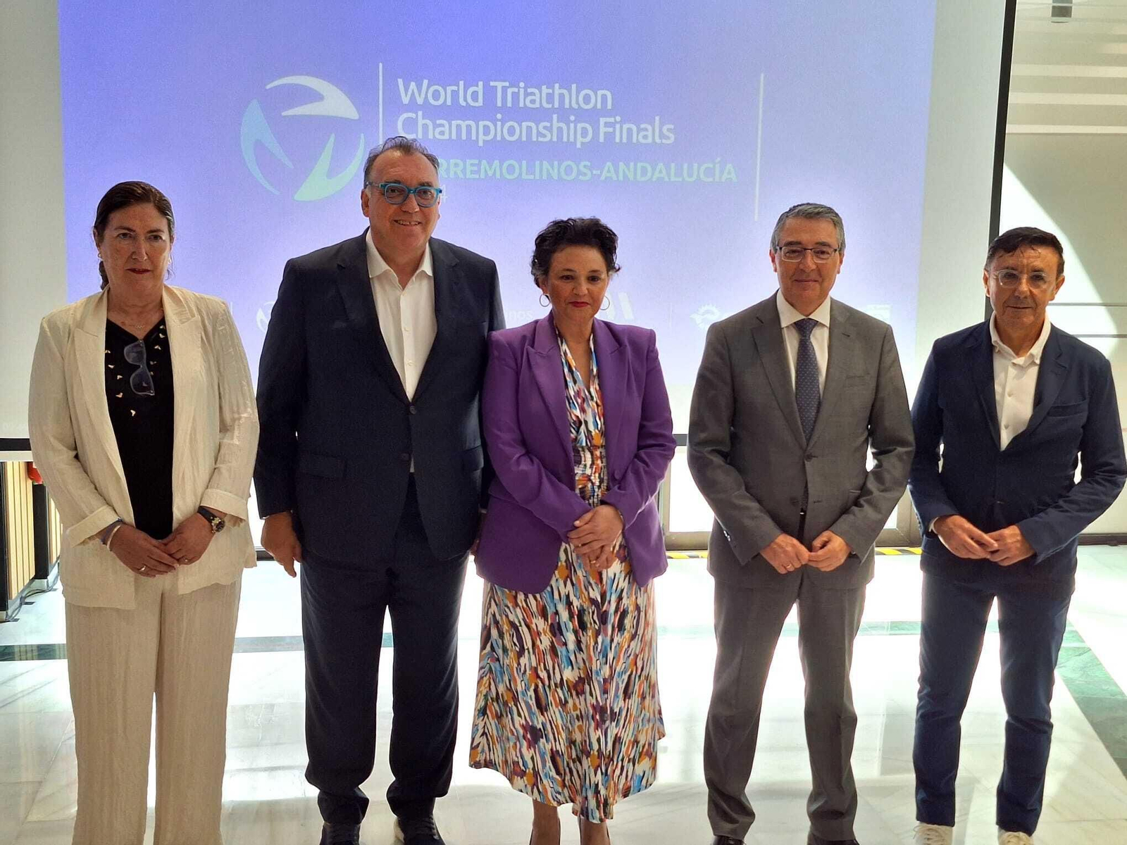 Organización del evento, en una reunión.